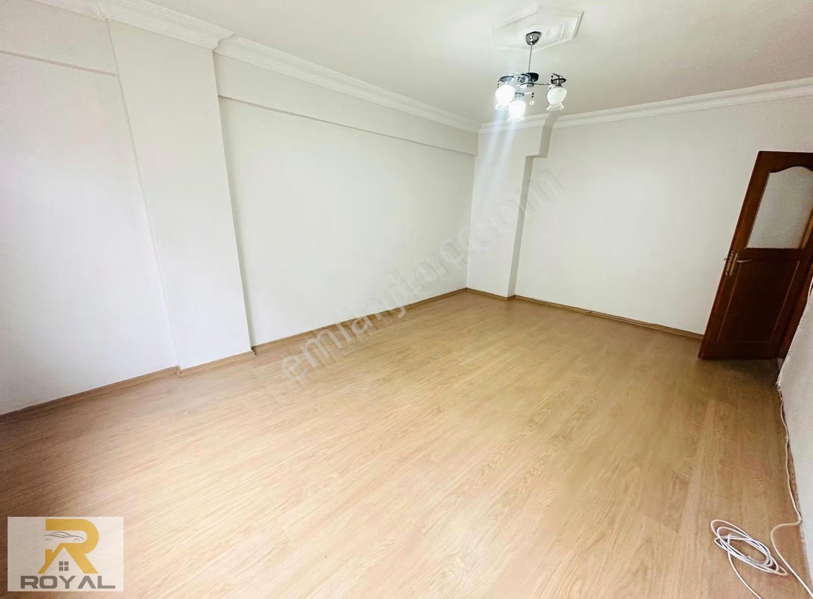 Royal'den Sefaköy Merkezde 3+1 120m2 Kullanışlı Satılık Daire - Görsel 4