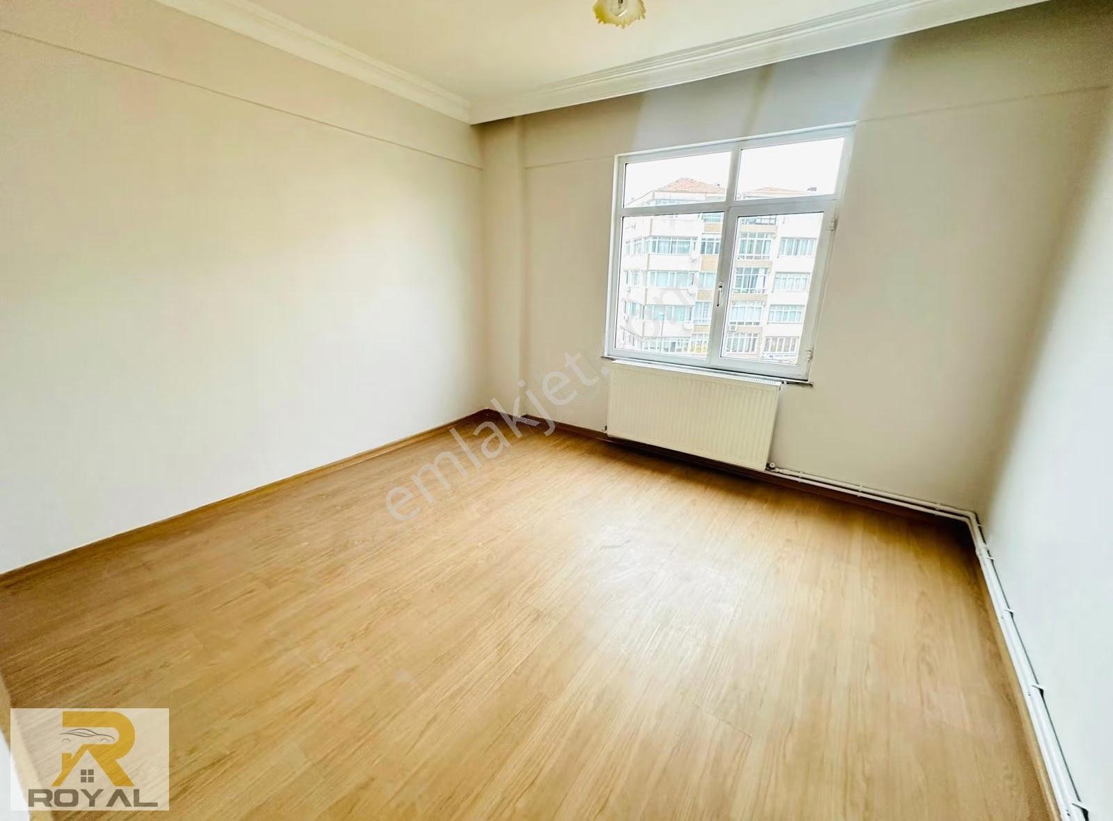 Royal'den Sefaköy Merkezde 3+1 120m2 Kullanışlı Satılık Daire - Görsel 3