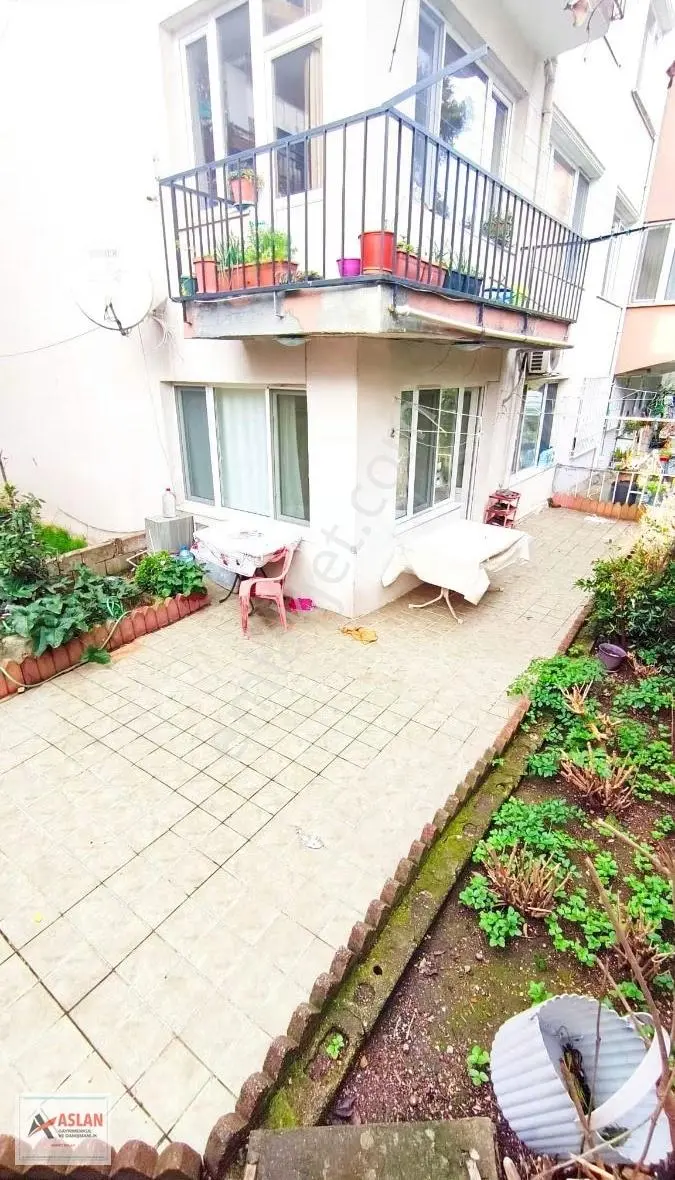Çengelköy Merkezde 2+1 Bahçe Kullanımlı Satılık Daire