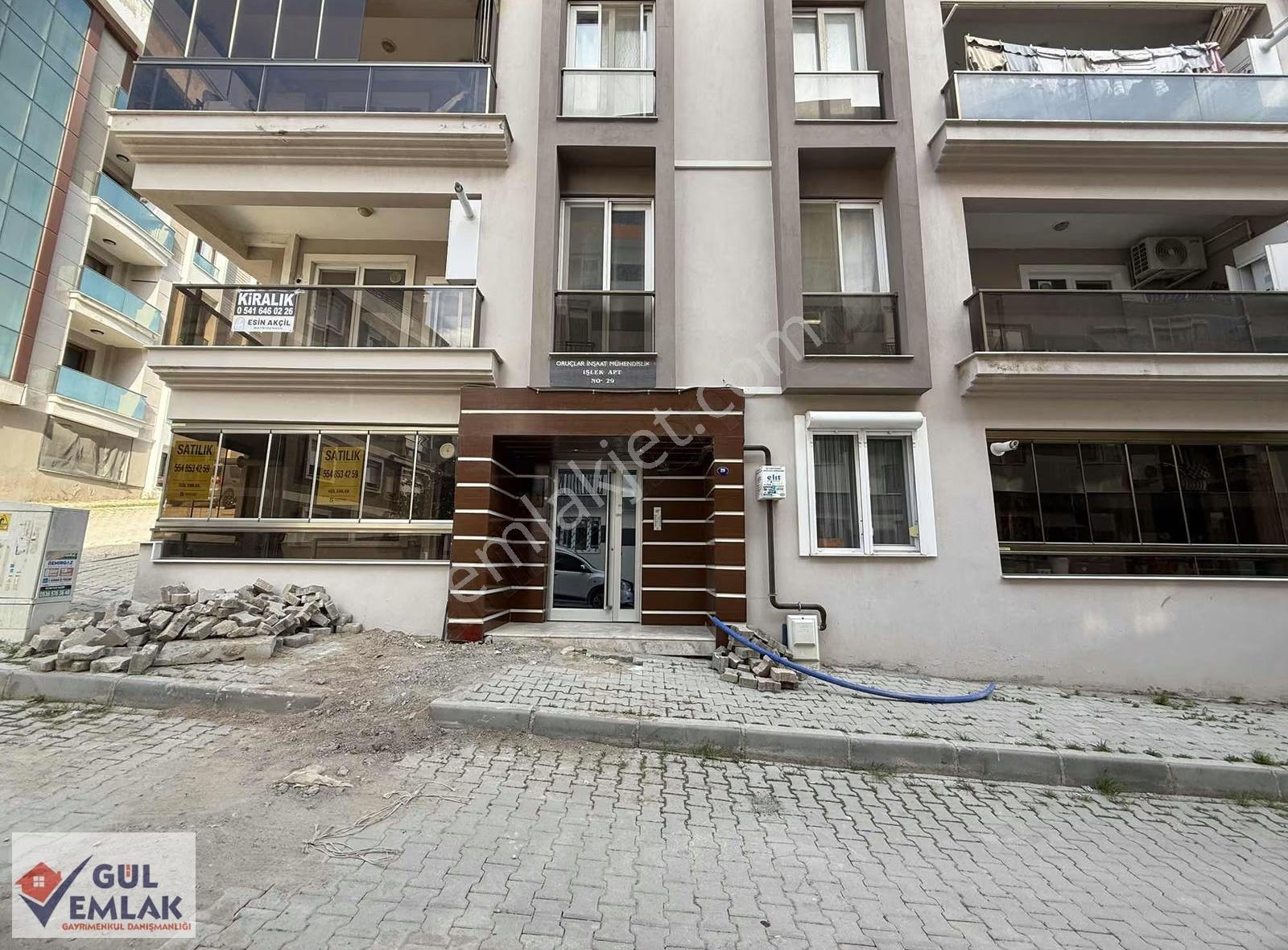Adliye Binasına Yakın Satılık 1+1 Doğalgazlı Cam Balkonlu