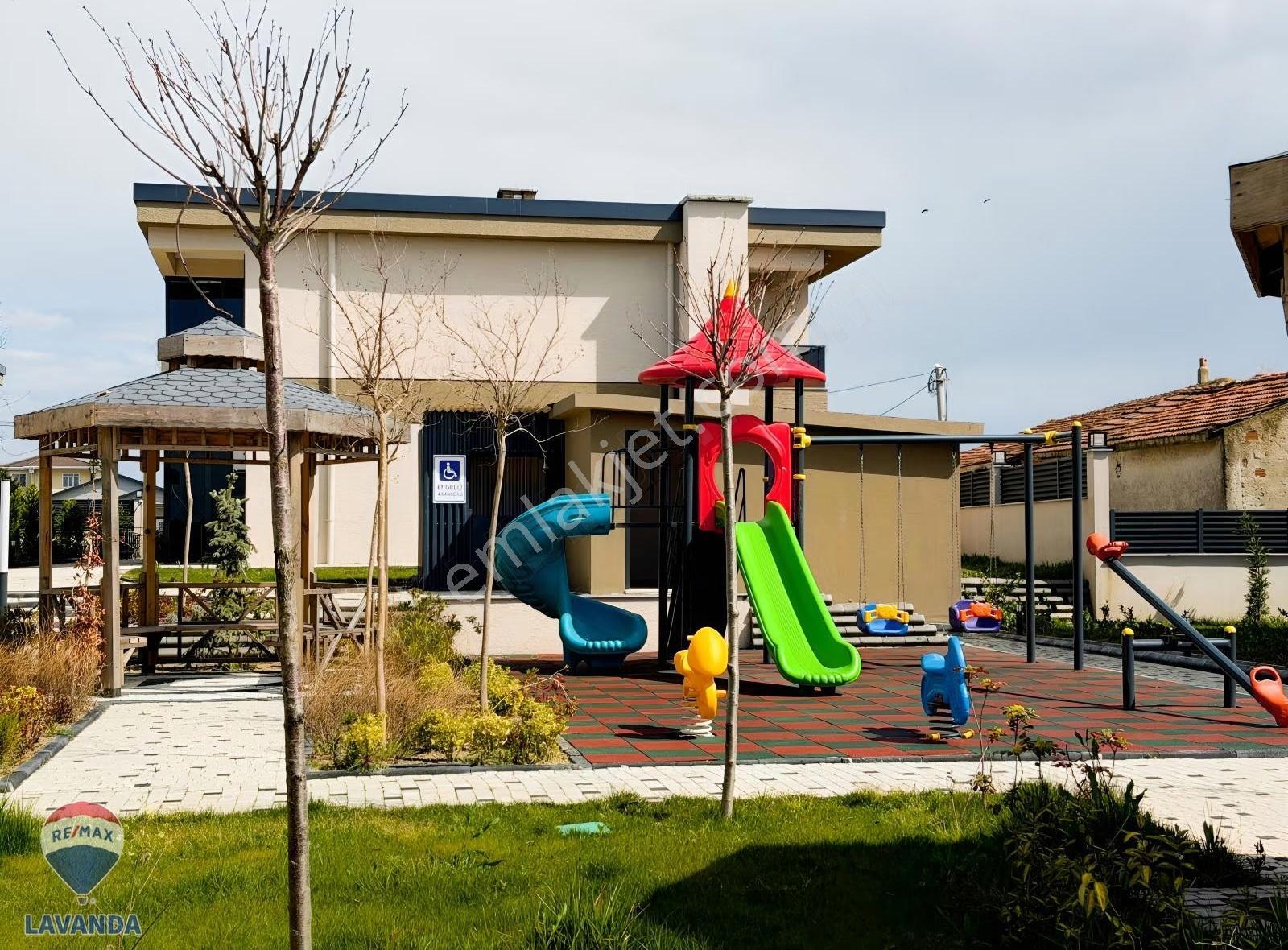 Remax Lavanda'dan Gümüş Vıllage; Havuz Cephe, Köşe 3+1 Villa - Görsel 6