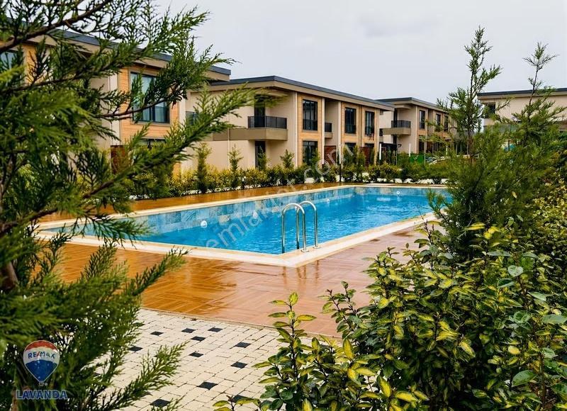Remax Lavanda'dan Gümüş Vıllage; Havuz Cephe, Köşe 3+1 Villa - Görsel 8
