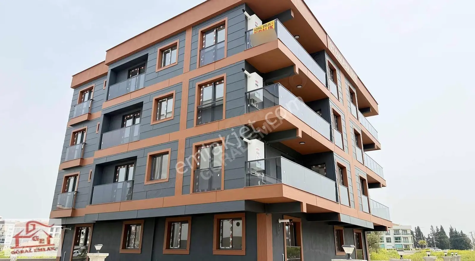 Göral Emlak'tan Muradiye Site De Lüks 2+1 K.mutfaklı Arakat