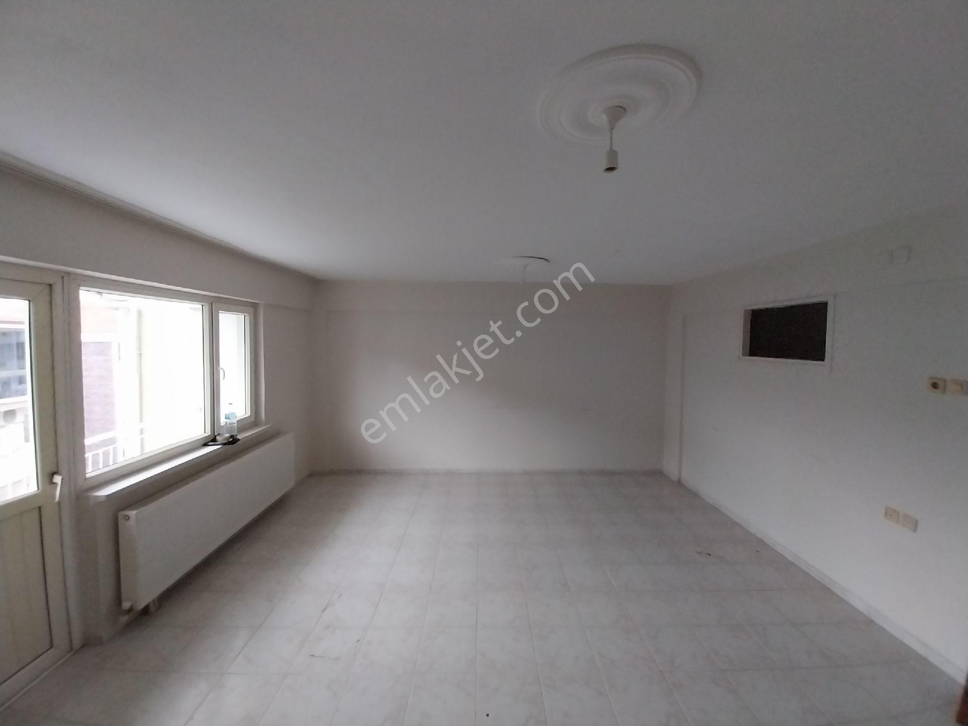 Tevfikiye Mahallesi'nde Kiralık 3+1 Doğal Gazlı Daire - Görsel 3