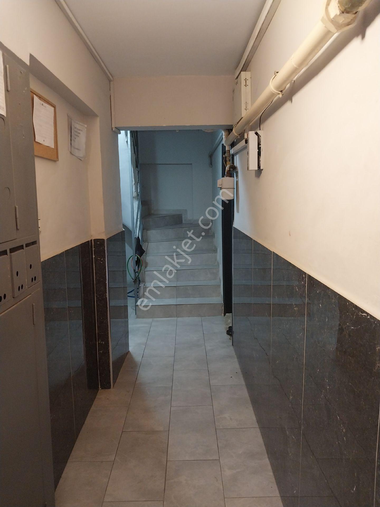 Tevfikiye Mahallesi'nde Kiralık 3+1 Doğal Gazlı Daire - Görsel 15
