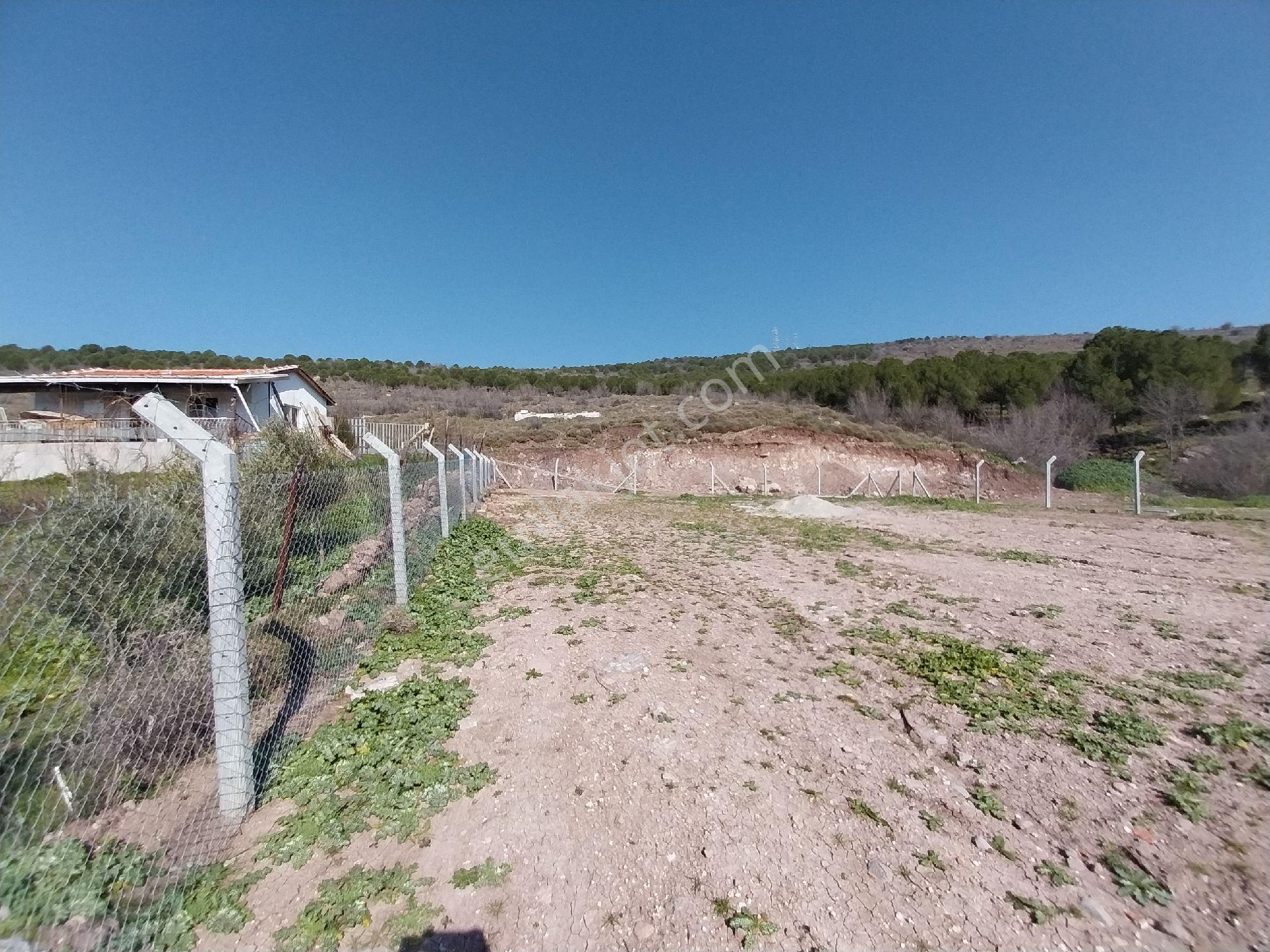 Yunusemre Üçpınar Mahallesi'nde Satılık Villa Arsa - Görsel 3