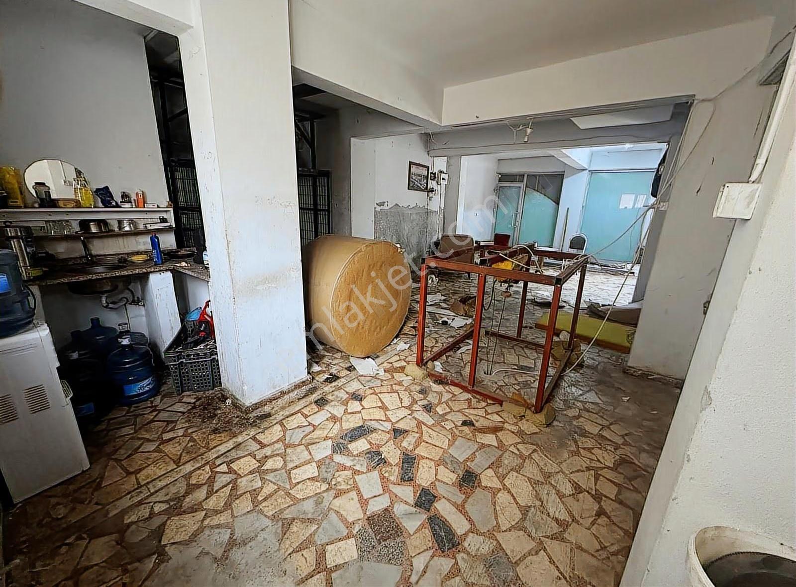Acil Satılık Krediye Uygun 180 M2 Depolu Dükkan - Görsel 9