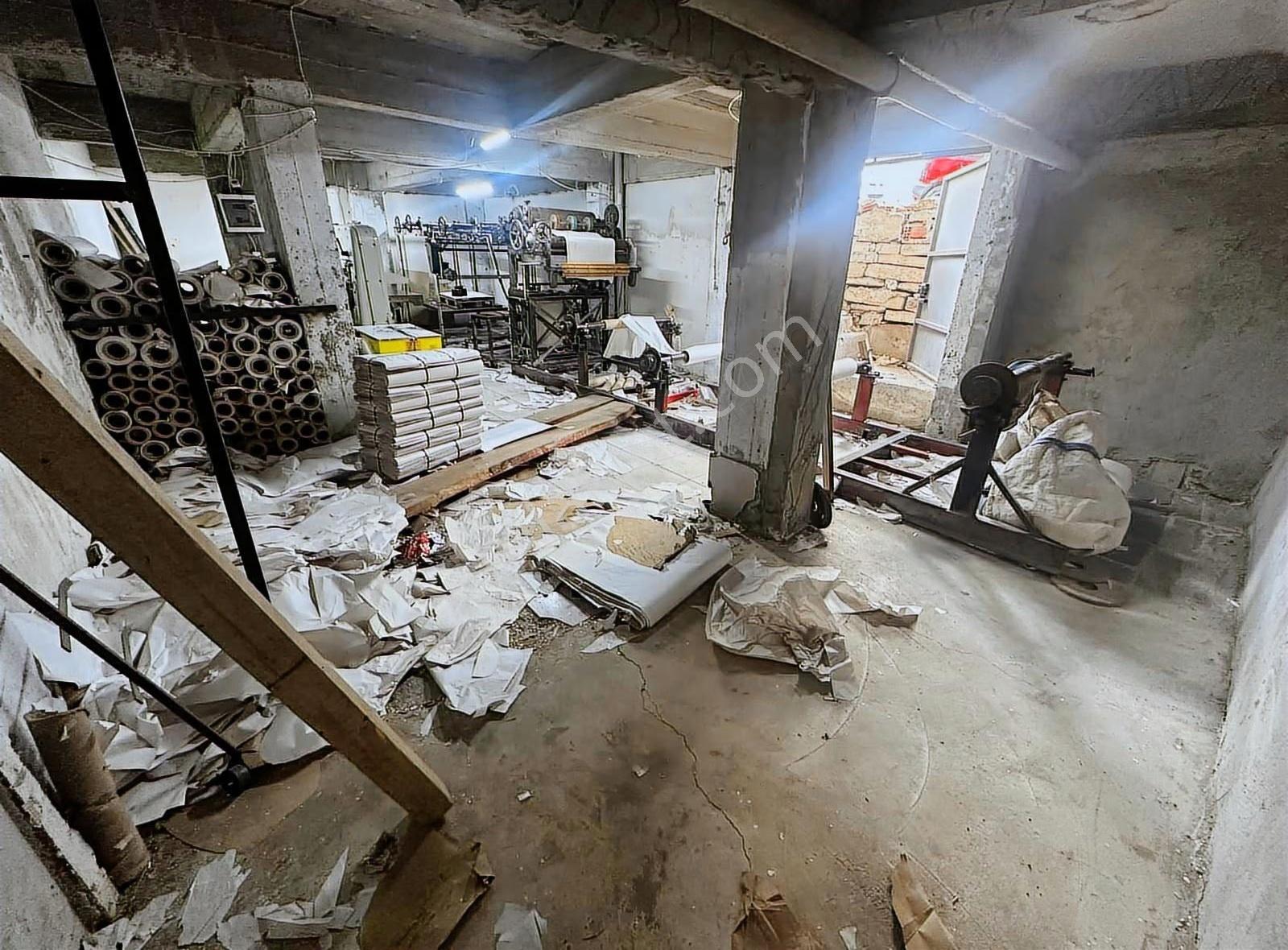 Acil Satılık Krediye Uygun 180 M2 Depolu Dükkan - Görsel 12