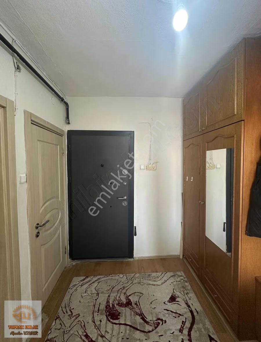 Cumhuriyet Mahallesinde Satılık 2+1 Teraslı Fırsat Daire !!! - Görsel 2
