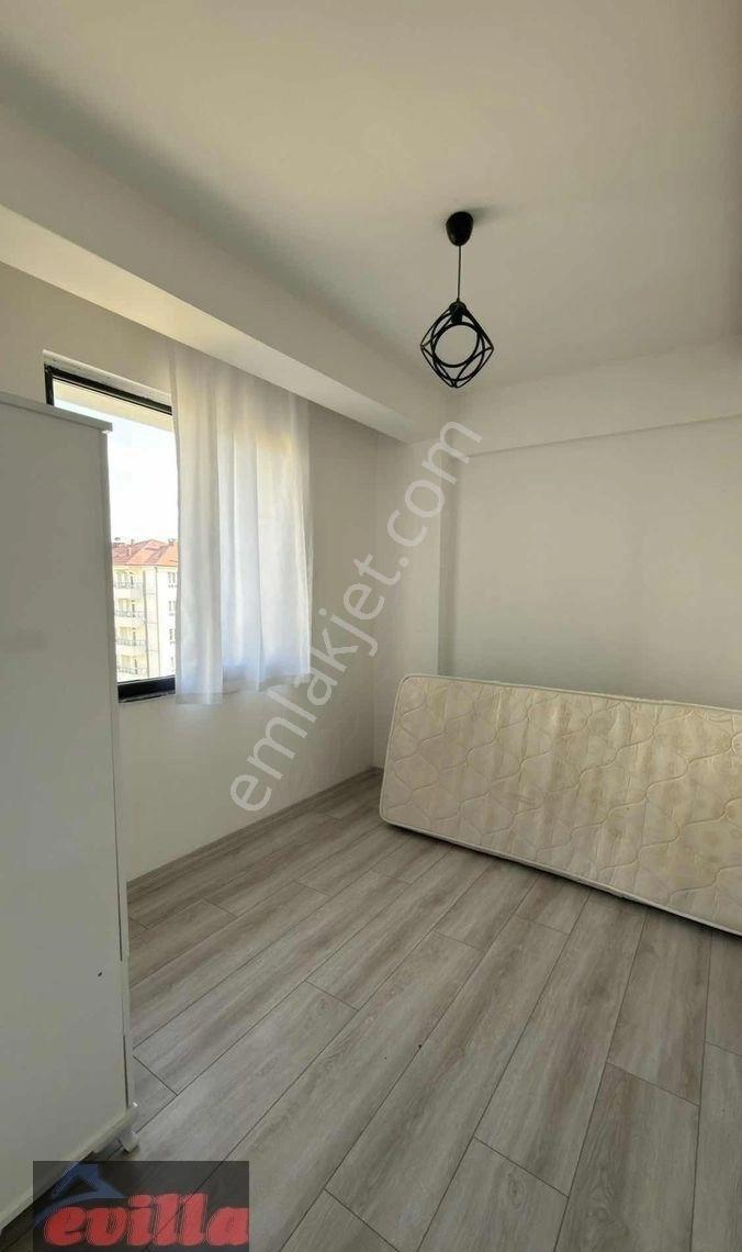 Körfezde Tramvaya Yakın 1+1 Eşyalı Kiracılı Satılık Daire - Görsel 5
