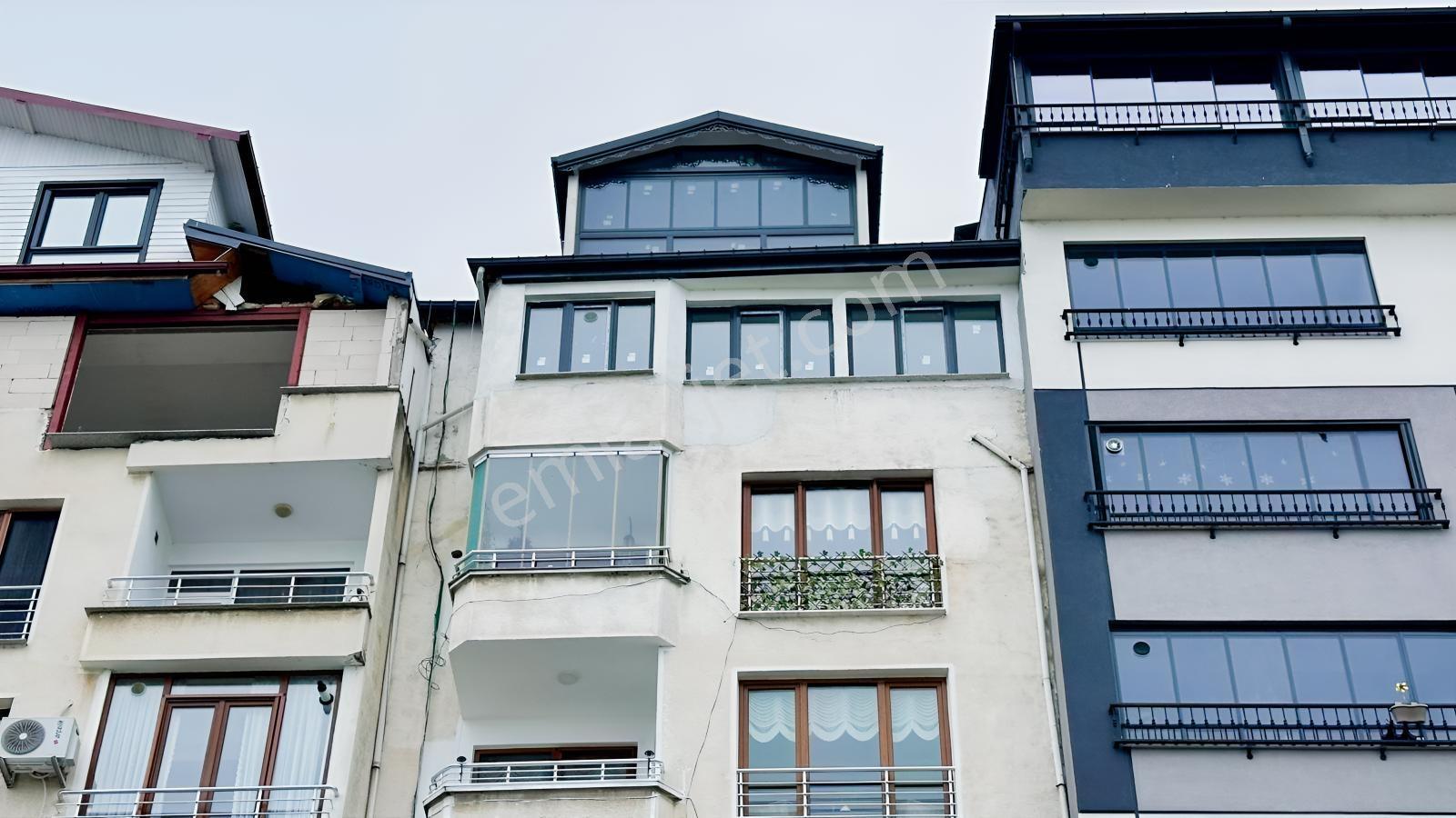 Sürmene Sahil Caddesinde İçi Sıfır Yapılı Full Manzaralı Dubleks - Görsel 12