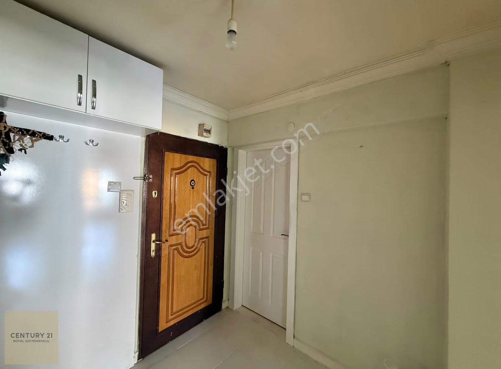 Bayraklı Sokak 3+1 Kiralık Daire - Görsel 2