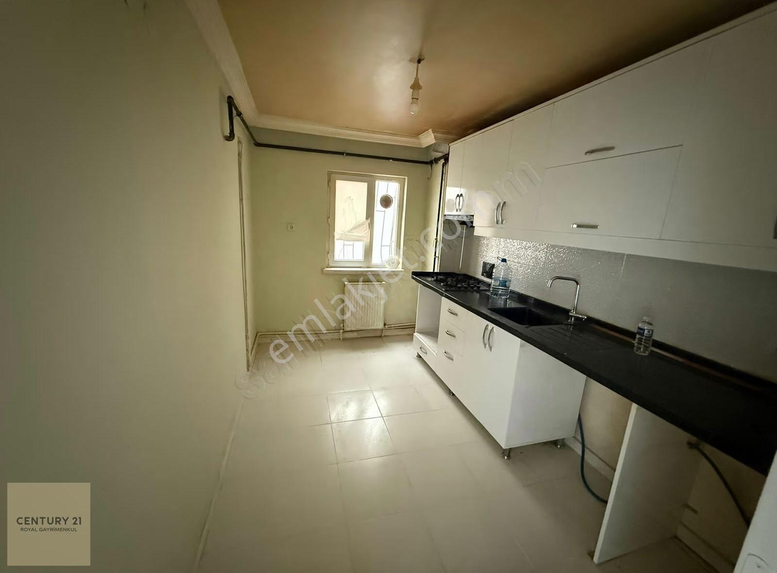 Bayraklı Sokak 3+1 Kiralık Daire - Görsel 8