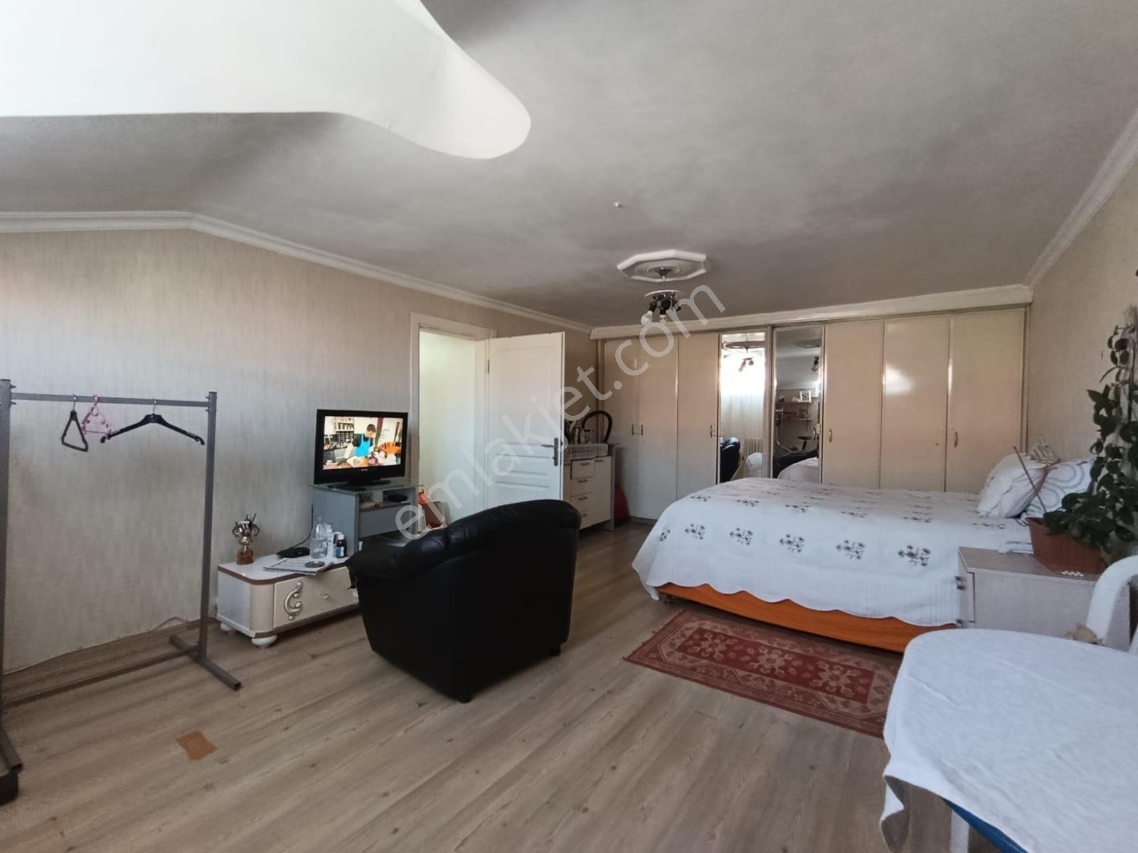 Bahçelievler Talatpaşa Caddesi Yakını Satılık Geniş 4+2 Dubleks - Görsel 24