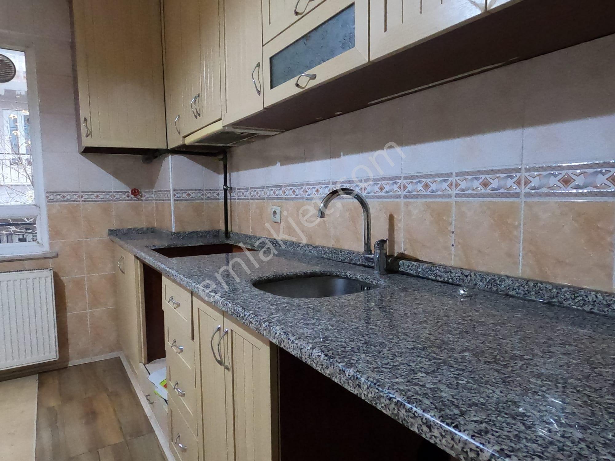 Satılık 3+1 Ebeveyn Banyolu Daire Bağbaşı