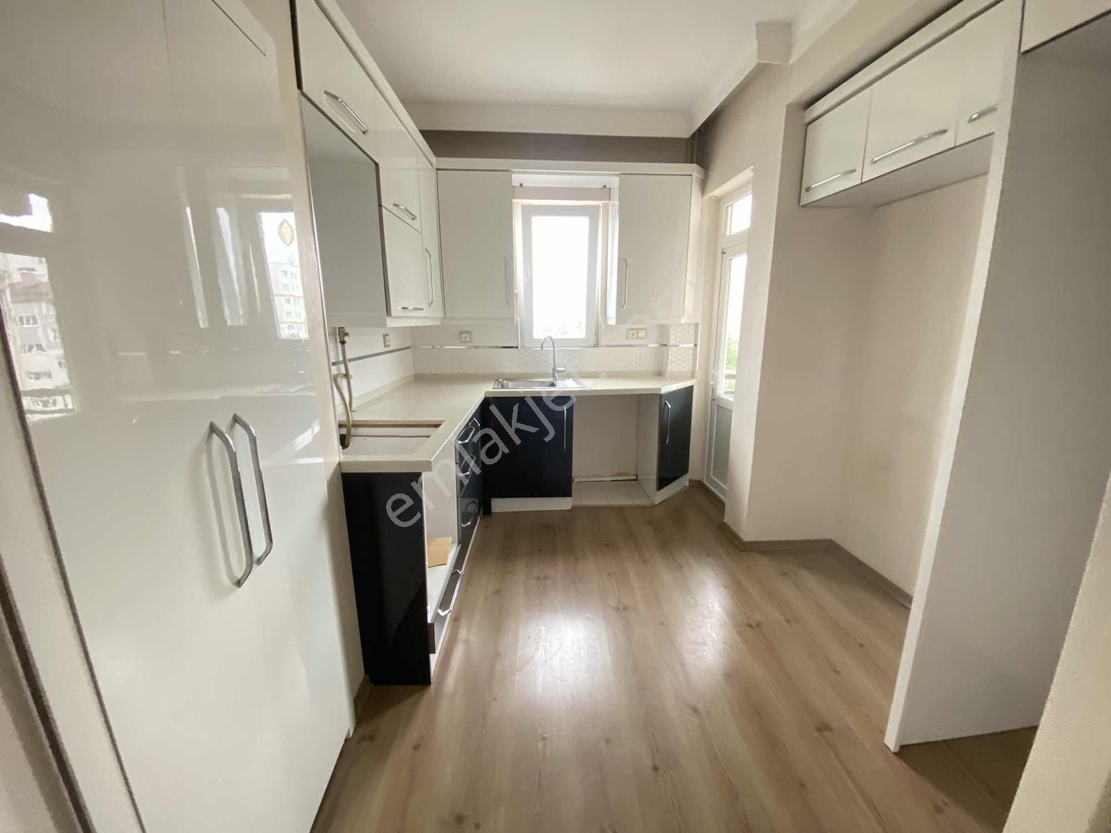 Durugöl'de Site İçinde 3+1 Balkonlu Ayrı Mutfaklı Kiralık Daire - Görsel 6