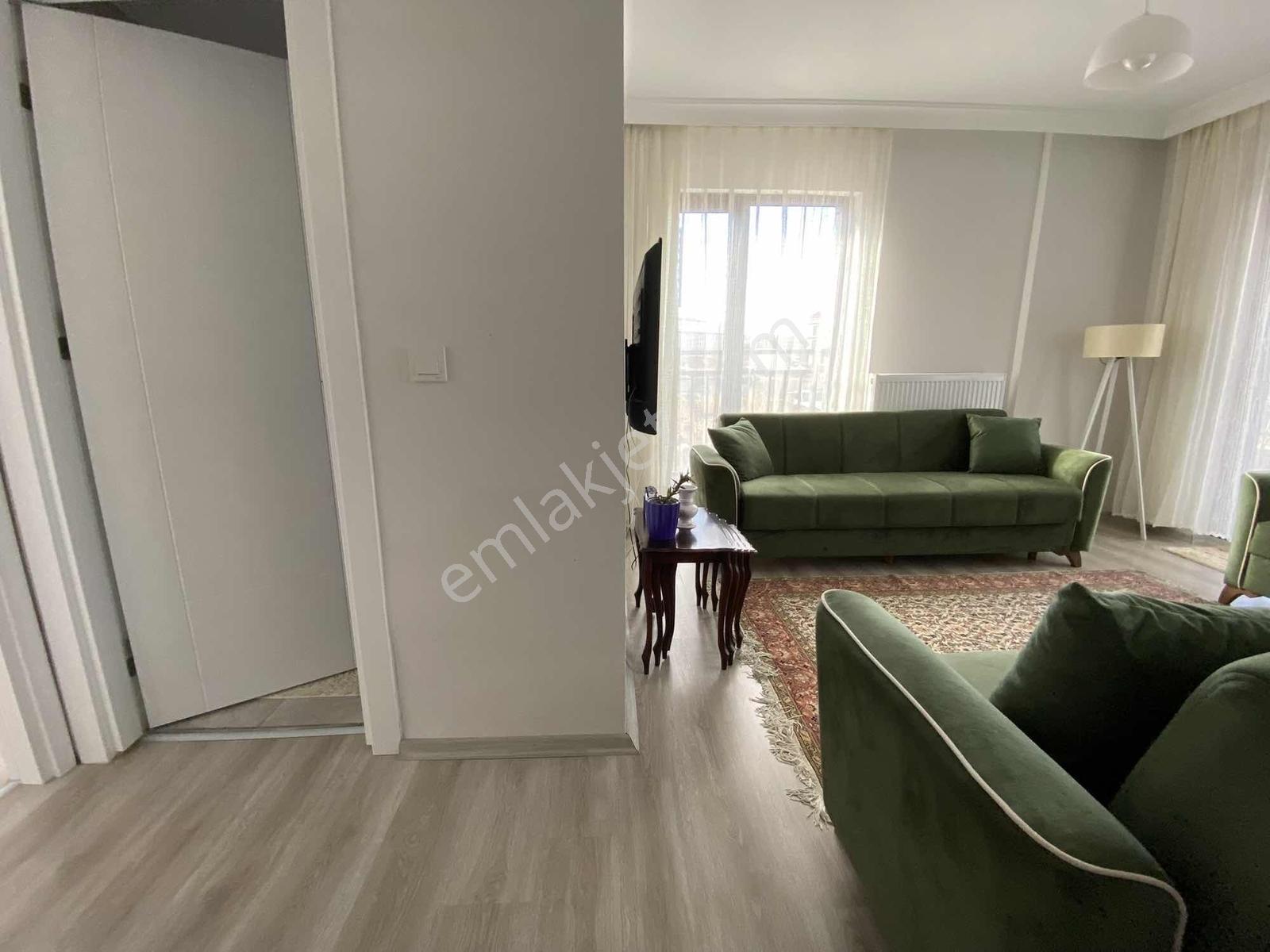 Alaçatı'dan/fiber Altyapılı/ara Kat/bulvar Ve Avm Yakını/eşyalı - Görsel 3