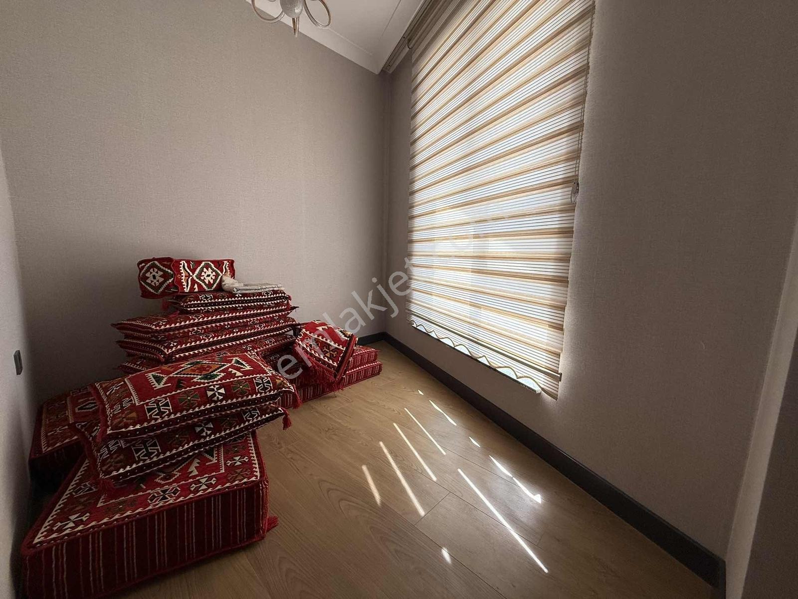Alaçatı'dan/cam Balkon/kat Konumunda/sıfır Eşyalı/ultra Lüx 1+1 - Görsel 7
