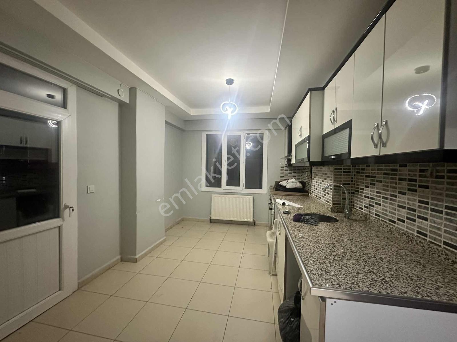 Şehir Merkezinde Kiralık 2+1 Daıre - Görsel 2