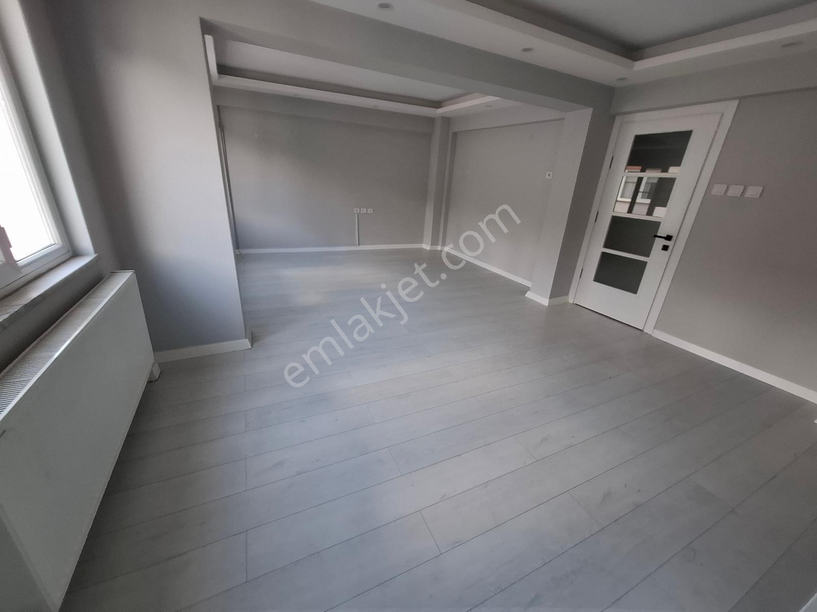 Akhisar Ragıpbey Fahri Sertel Emlaktan Asansörlü Kiralık Daire - Görsel 11