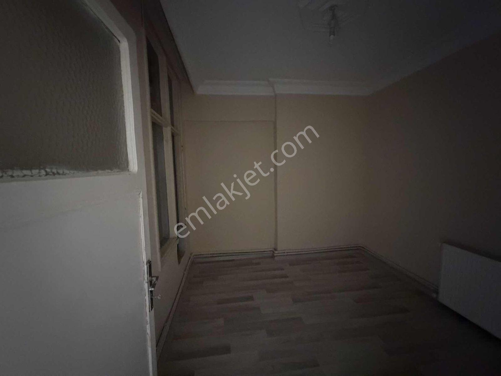 Çukurova Elektrik Kavşağında 3+1 Doğalgazlı Kiralık - Görsel 2