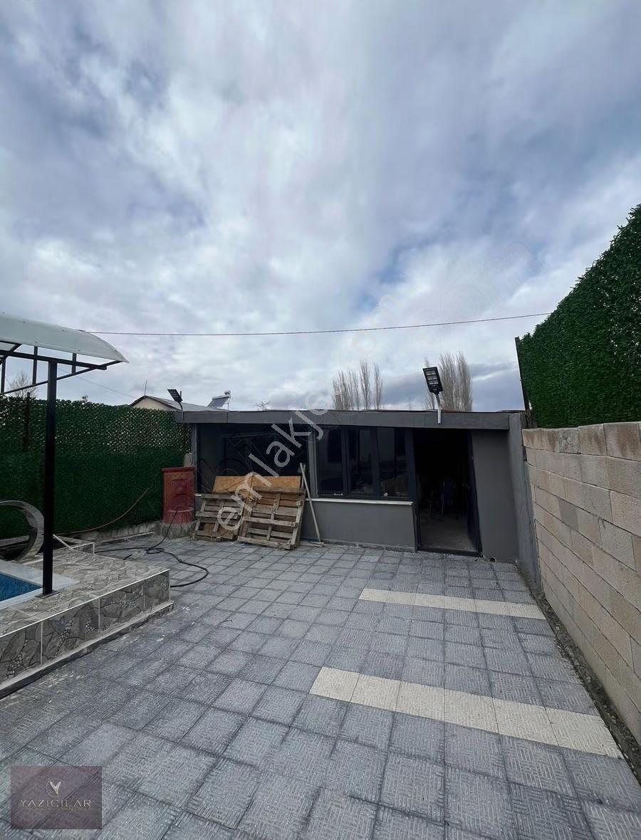 Suşehri Merkeze Yakın, Kapalı Havuzlu Dubleks Villa - Görsel 12