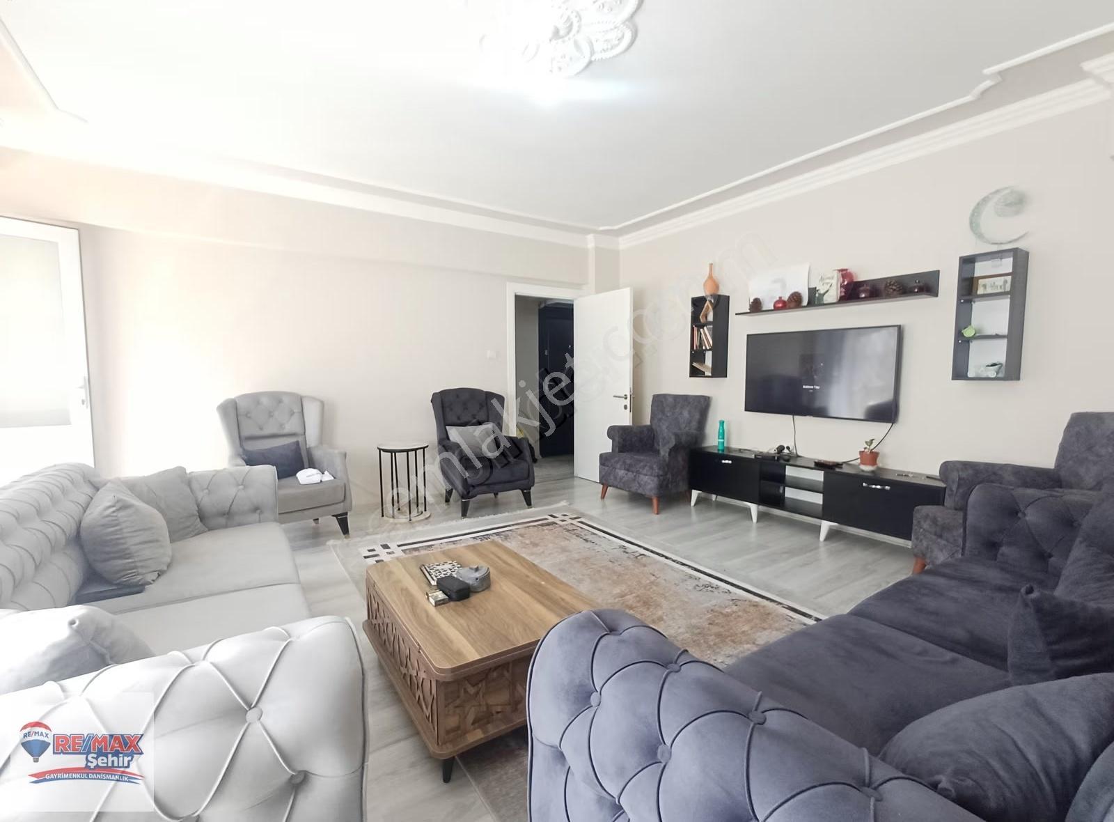 Yalova Merkezde Satılık Masrafsız, Batı Cephe, 100m² 2+1 Daire - Görsel 4
