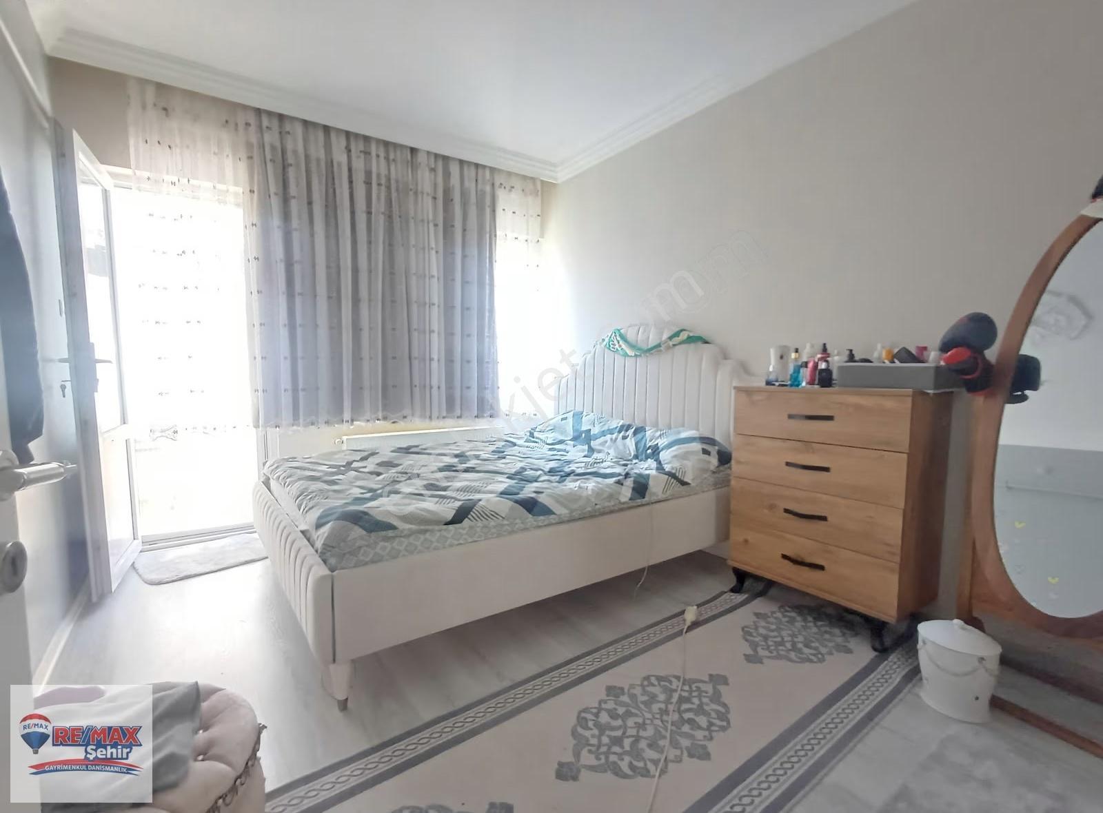 Yalova Merkezde Satılık Masrafsız, Batı Cephe, 100m² 2+1 Daire - Görsel 13