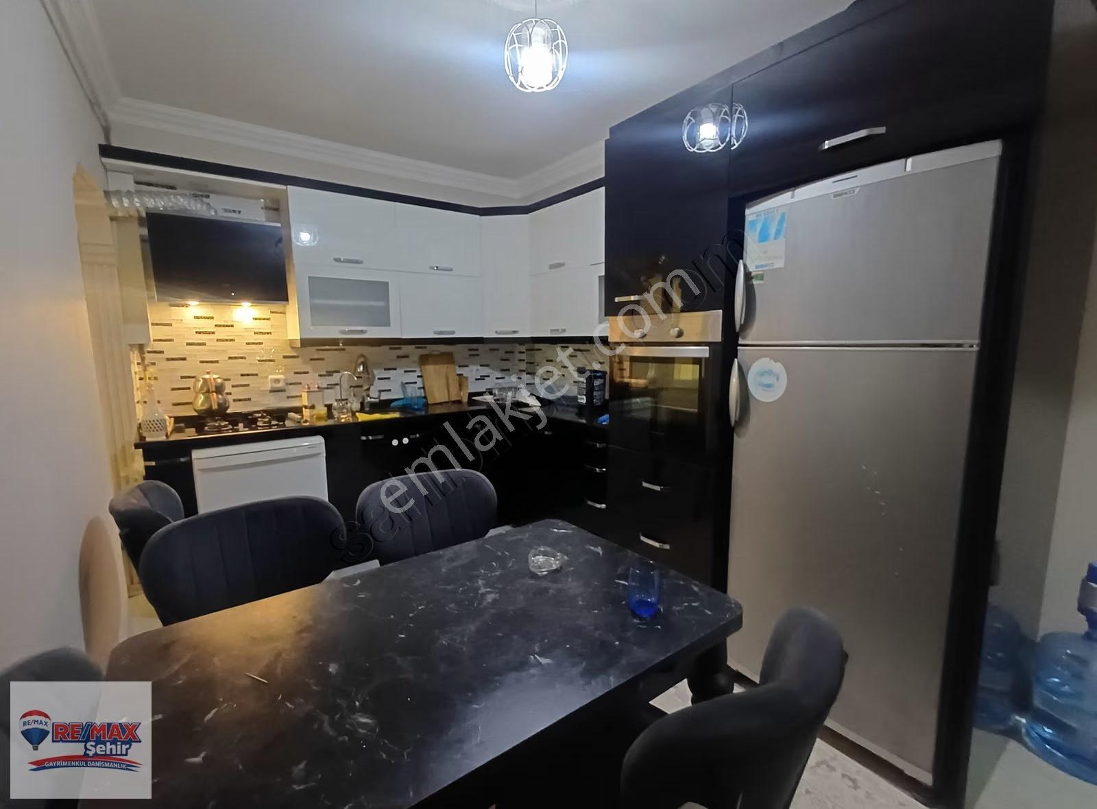 Yalova Merkezde Satılık Masrafsız, Batı Cephe, 100m² 2+1 Daire - Görsel 2