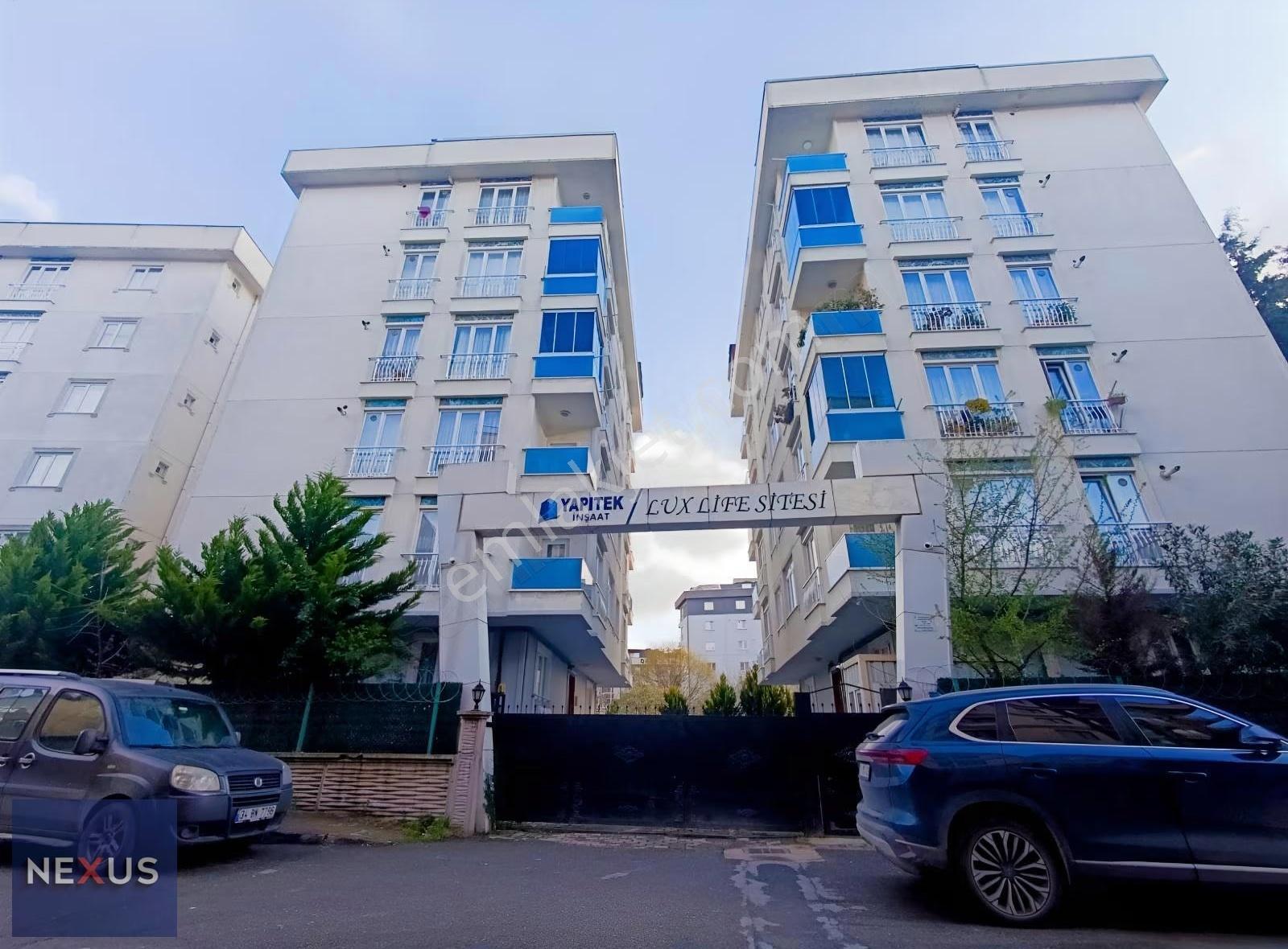Sultanbeyli Adil Mah.butik Sitede Satılık 3+1 Geniş Arakat Daire