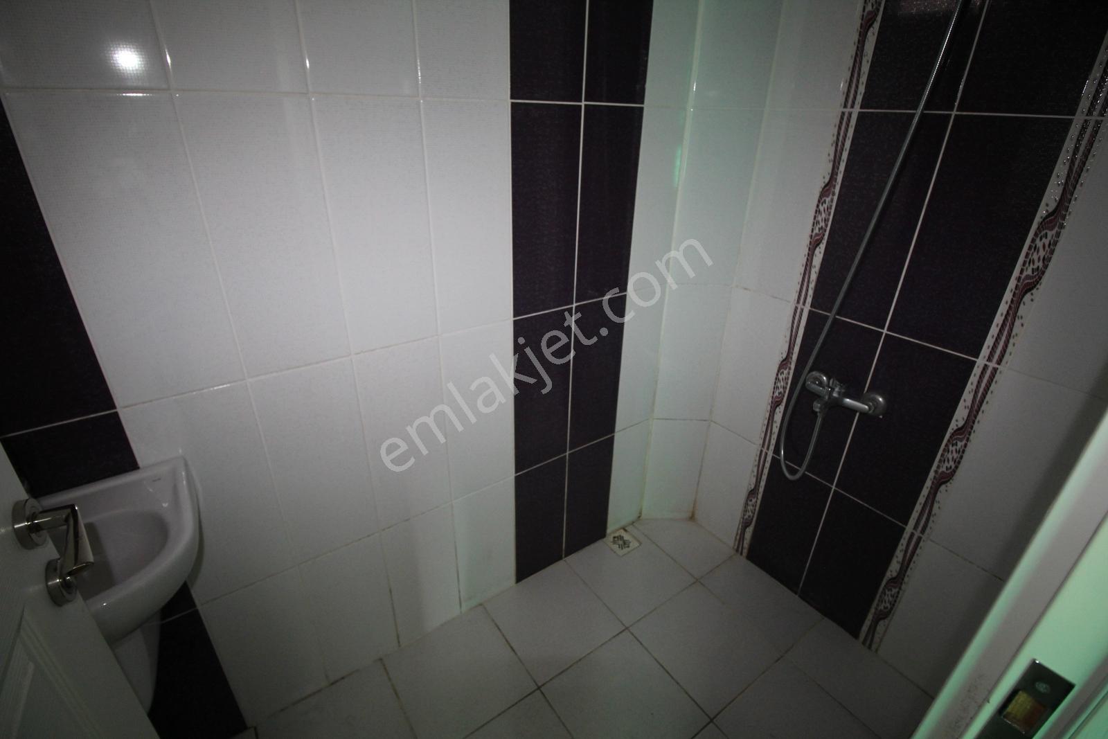 İdol'den Mezitli Kaymakamlığı Civarı D.gazlı Ebeveyn Banyolu 3+1 - Görsel 24