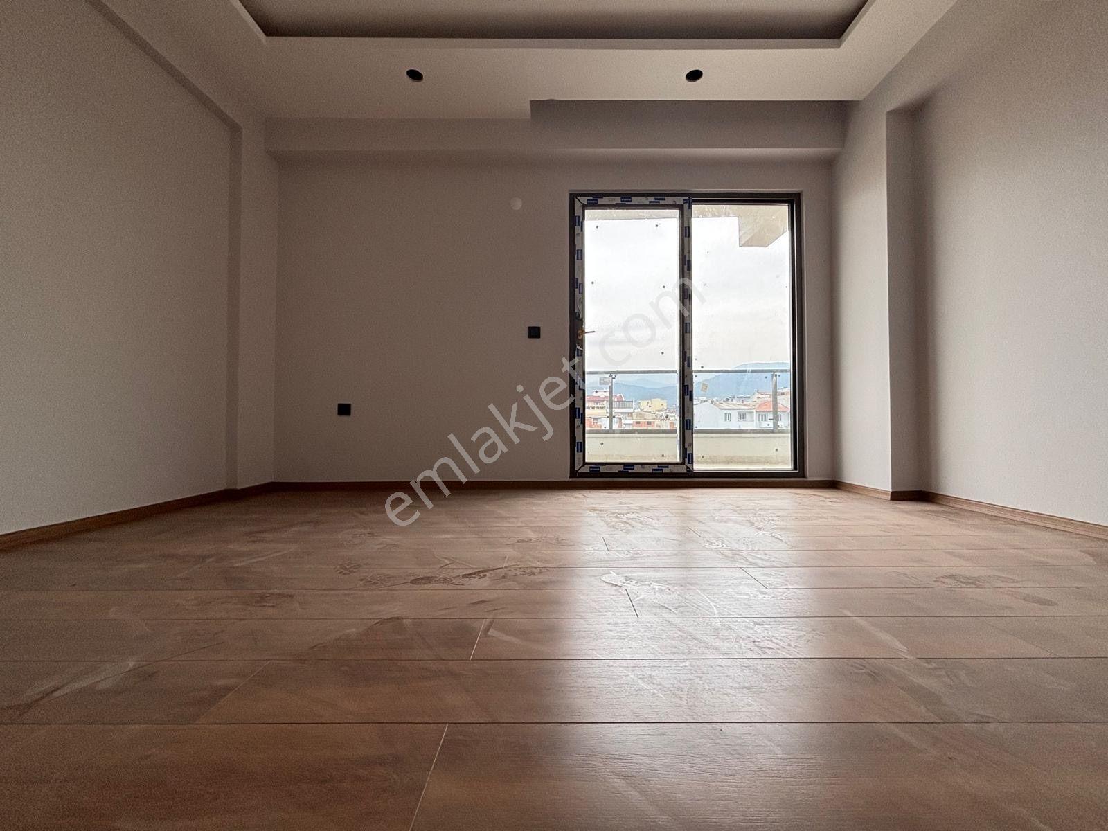 Mera Emlaktan Kadıköy Mh. Y. Isıtmalı 2+1 Ultralüx 120m2 Daire - Görsel 14