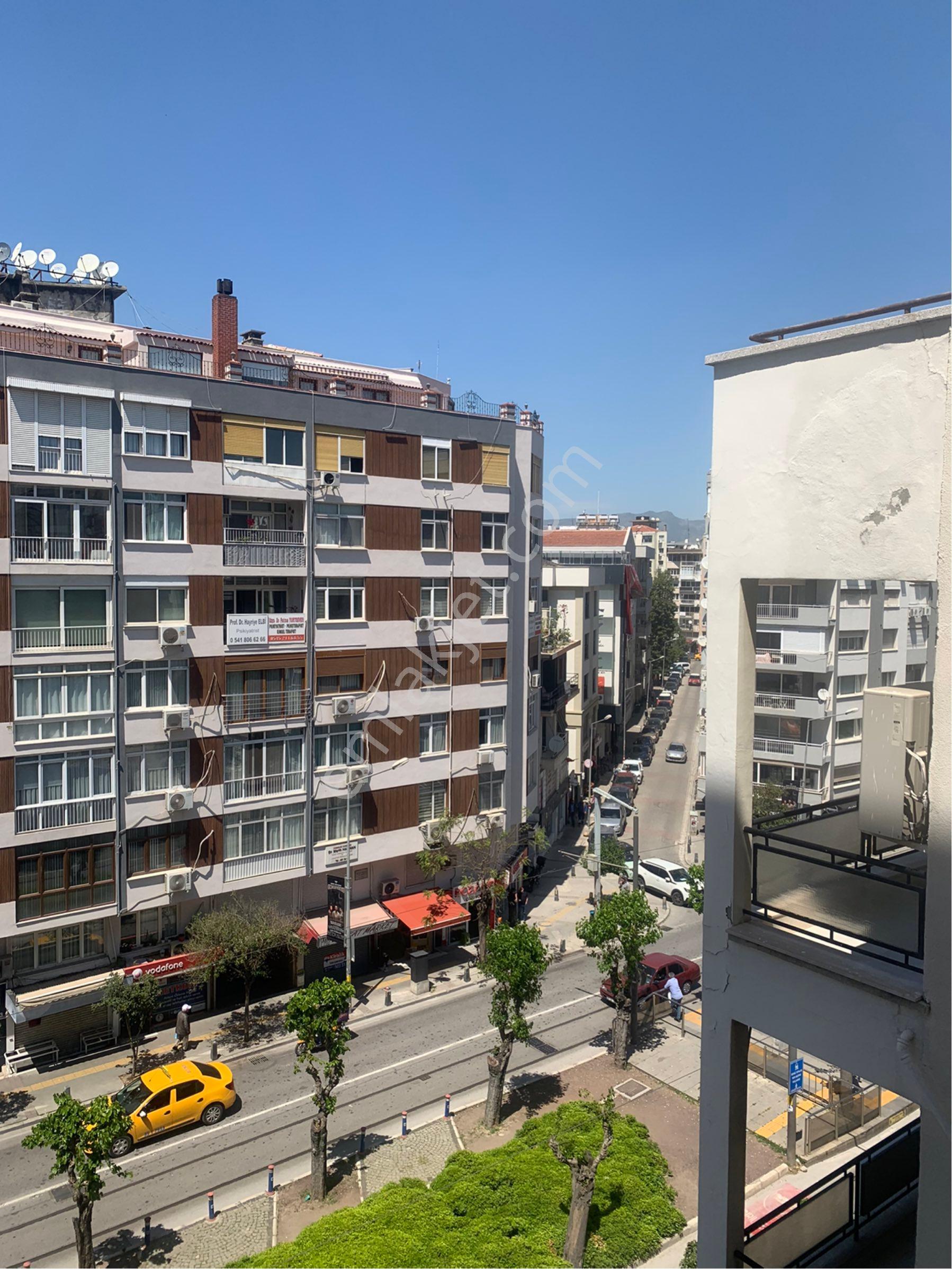 Alsancak’ta Prestijli Lokasyonda 2+1 Satılık Daire - Görsel 13