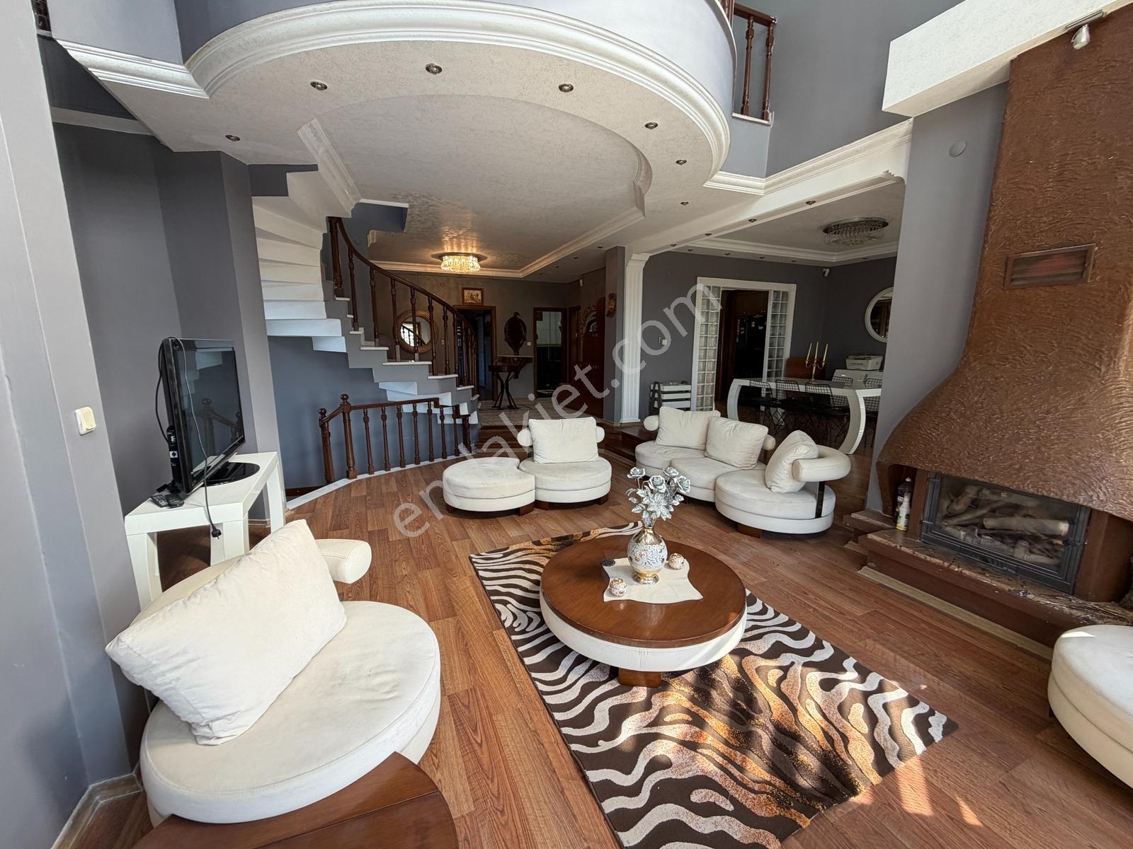 Varlı Kent'ten 1290 M2 Arsa İçerisinde Deniz Manzaralı Villa - Görsel 19
