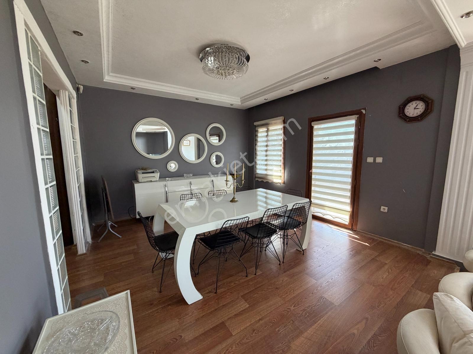 Varlı Kent'ten 1290 M2 Arsa İçerisinde Deniz Manzaralı Villa - Görsel 23