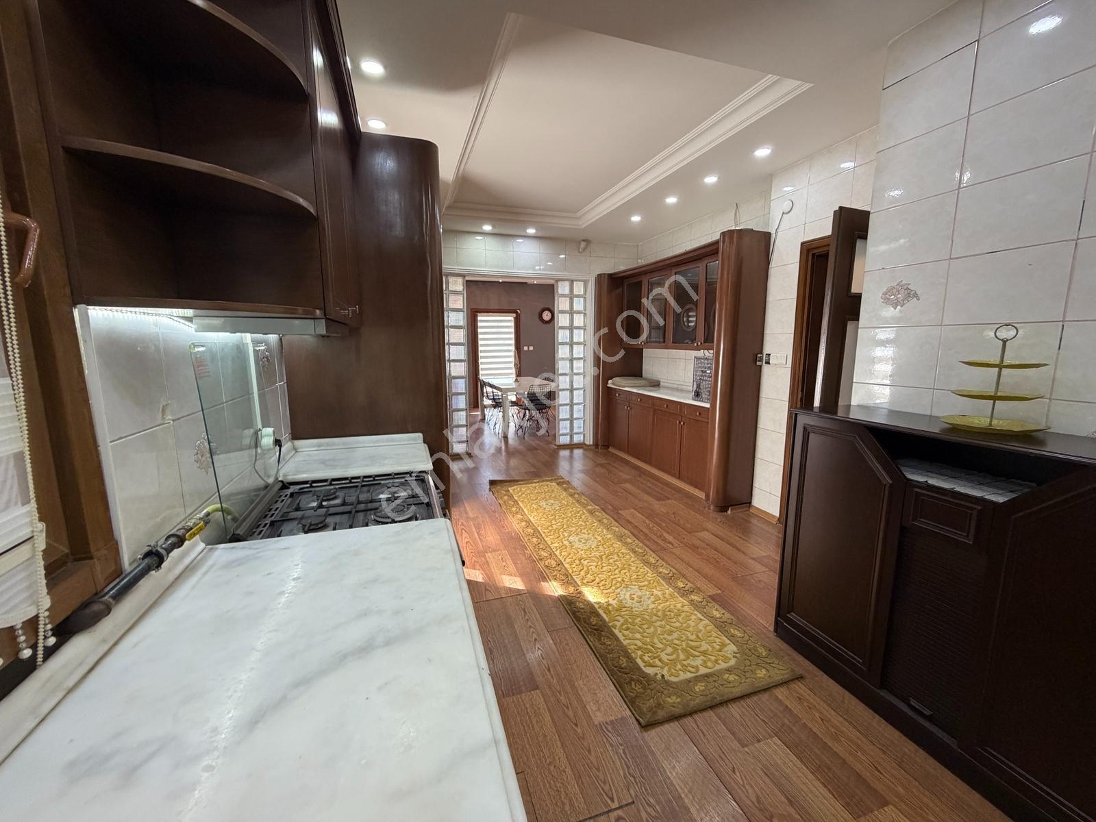 Varlı Kent'ten 1290 M2 Arsa İçerisinde Deniz Manzaralı Villa - Görsel 5