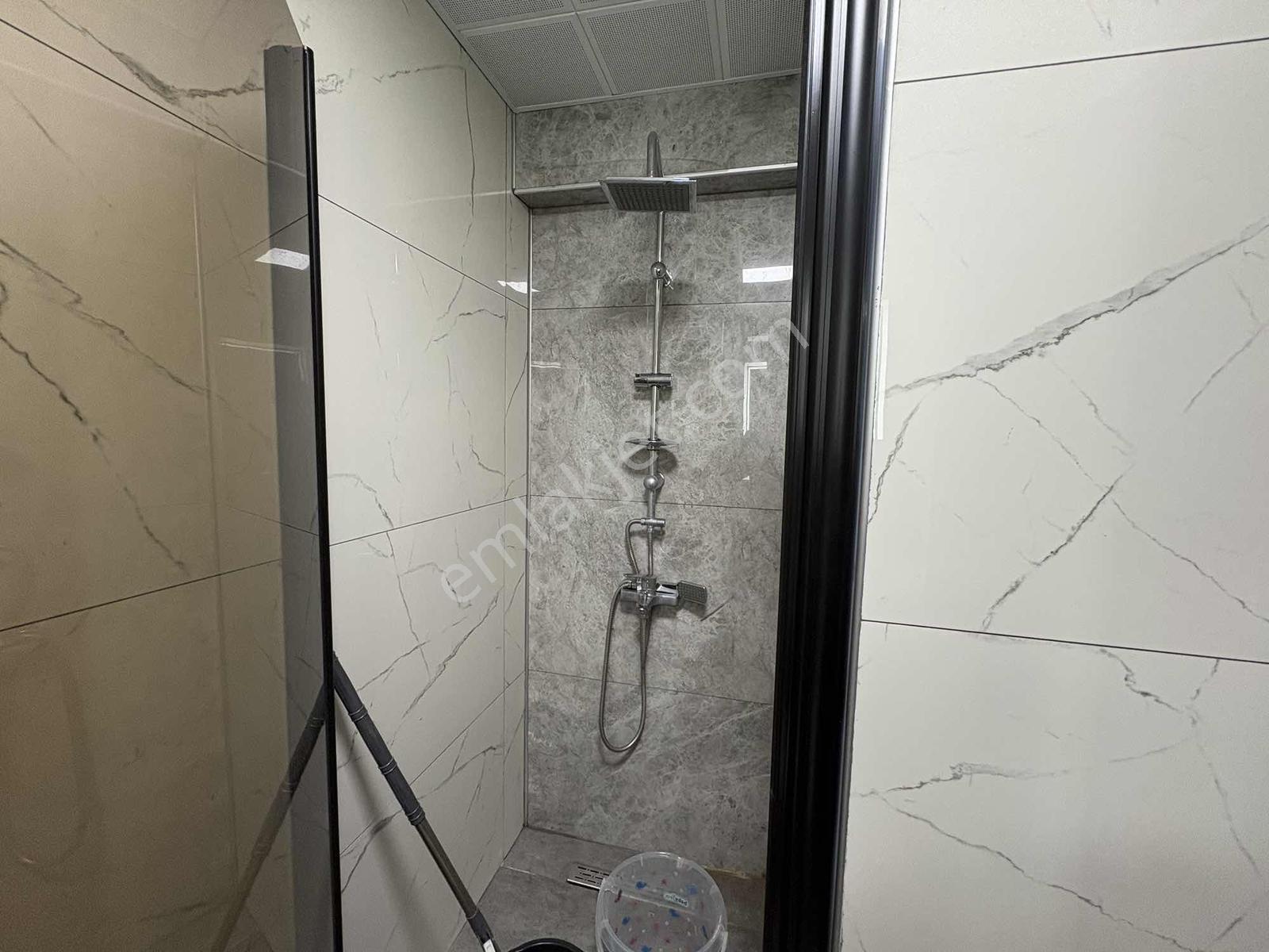 Alaçatı'dan İncek'te Bulvara 50 Metre Ara Kat Eşyalı 1+1 Kiralık - Görsel 18