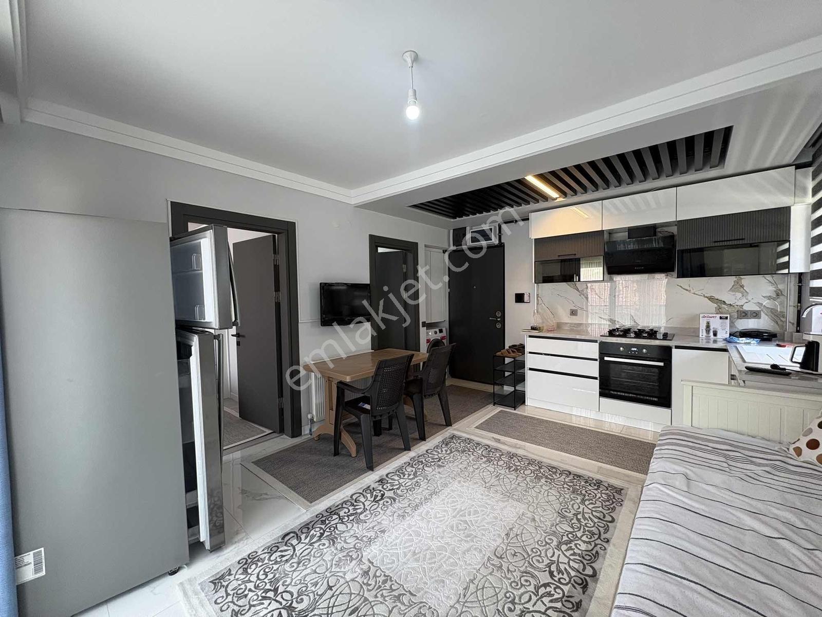 Alaçatı'dan İncek'te Bulvara 50 Metre Ara Kat Eşyalı 1+1 Kiralık - Görsel 14