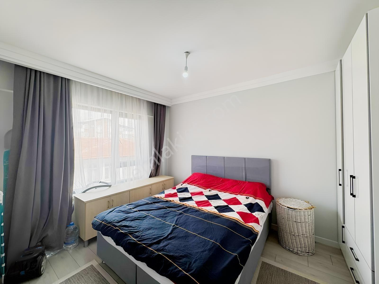 Alaçatı'dan İncek'te Bulvara 50 Metre Ara Kat Eşyalı 1+1 Kiralık - Görsel 33