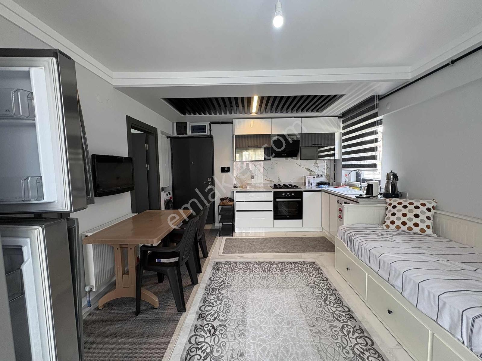 Alaçatı'dan İncek'te Bulvara 50 Metre Ara Kat Eşyalı 1+1 Kiralık - Görsel 15