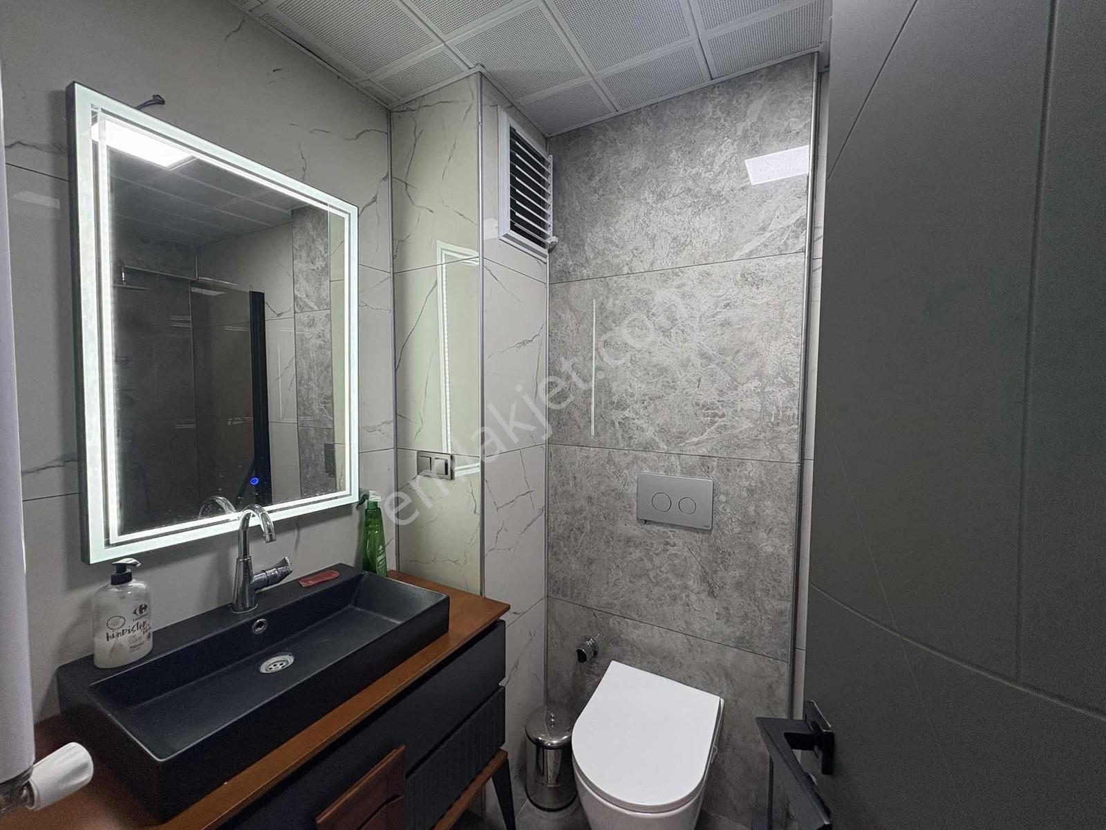 Alaçatı'dan İncek'te Bulvara 50 Metre Ara Kat Eşyalı 1+1 Kiralık - Görsel 9