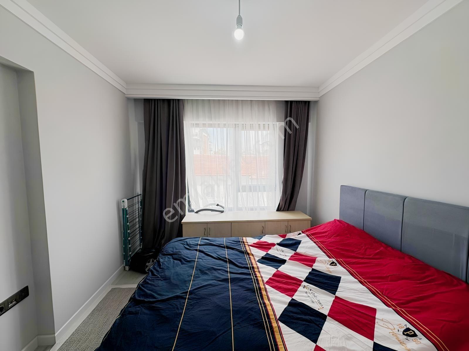 Alaçatı'dan İncek'te Bulvara 50 Metre Ara Kat Eşyalı 1+1 Kiralık - Görsel 26