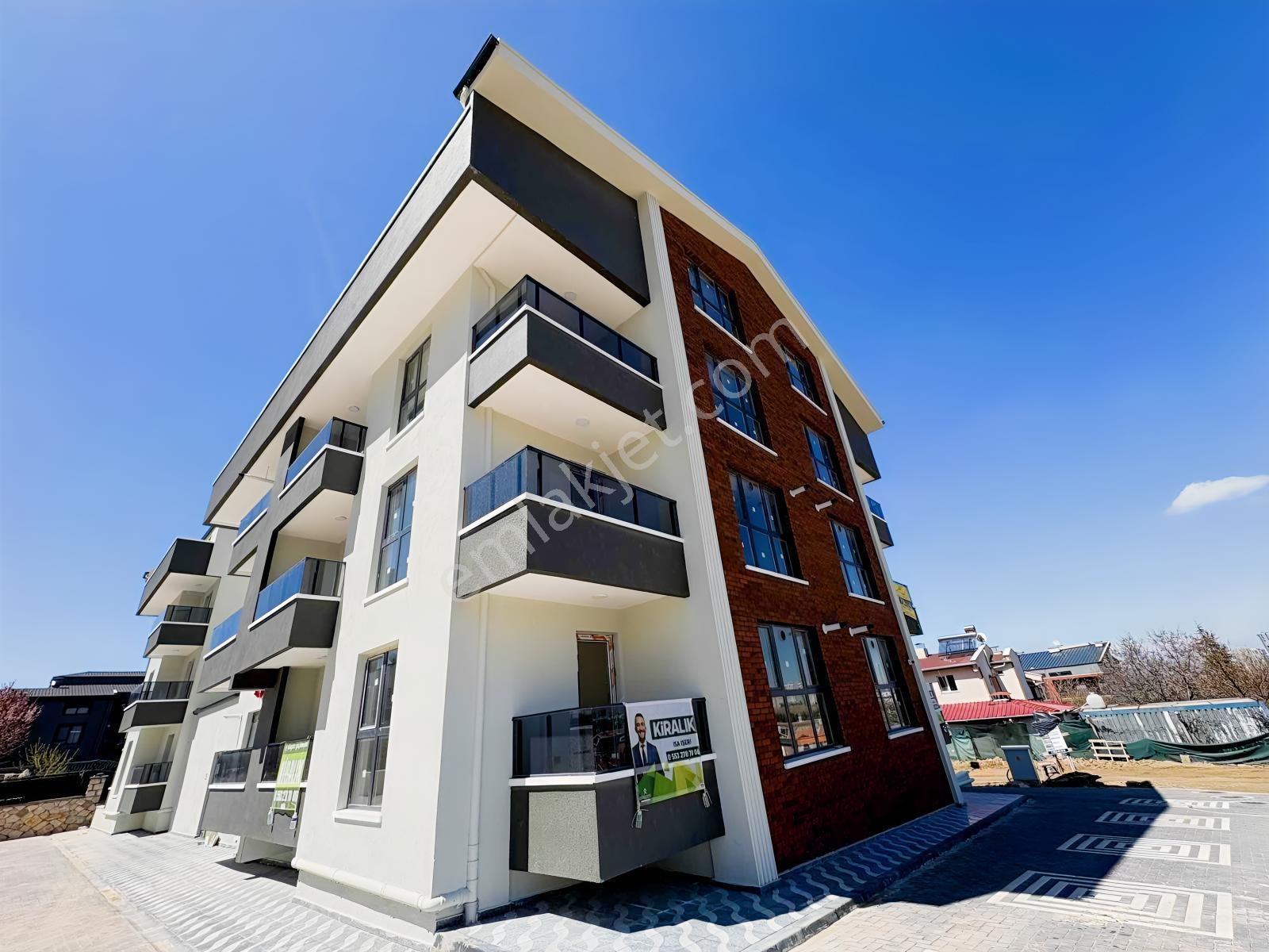 Alaçatı'dan İncek'te Teraslı Bağımsız Mutfak Bulvar Yakını 2+1 - Görsel 20