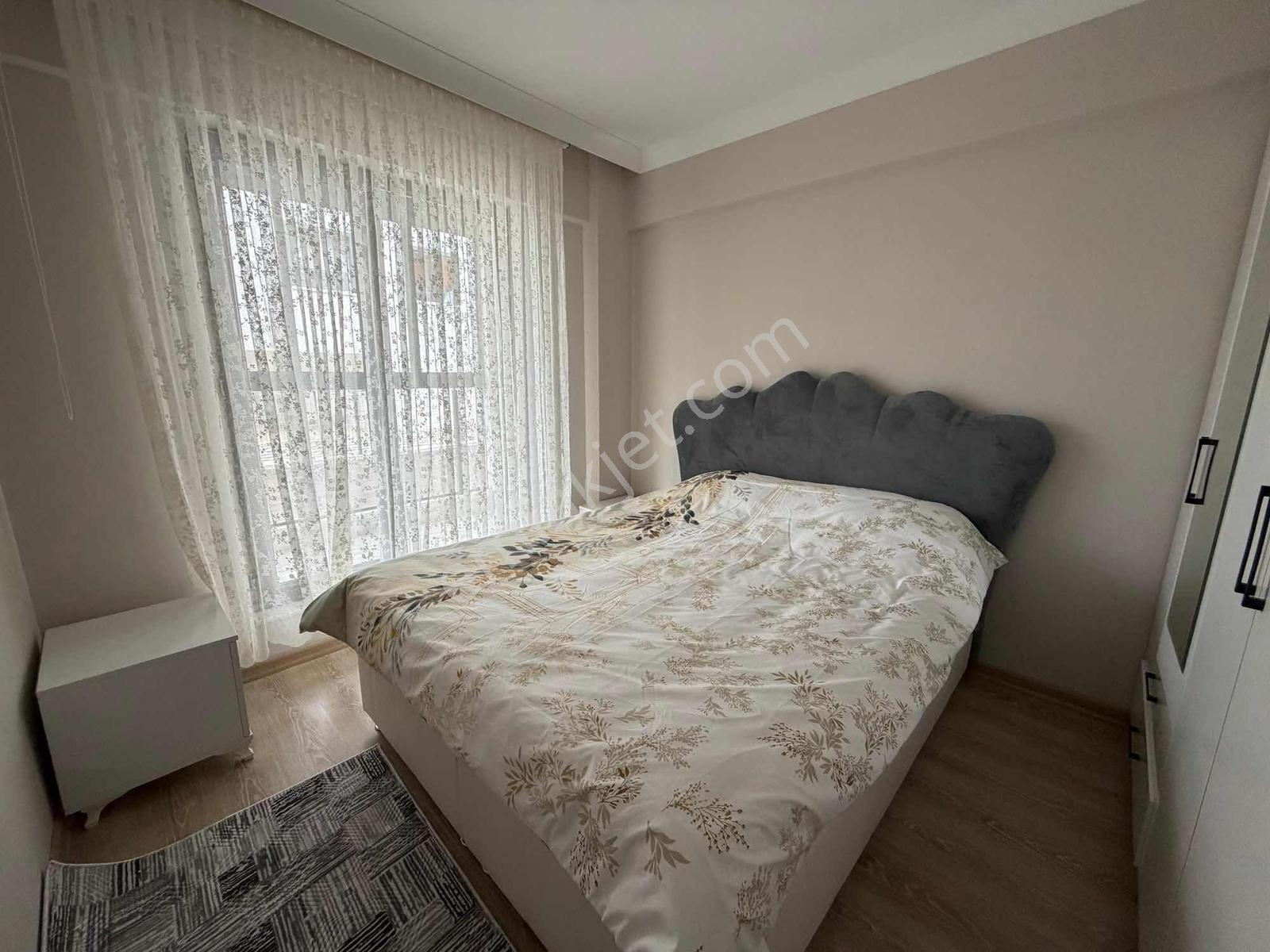 Alaçatı'dan İncek'te Ara Kat Güney Cephe Cambalkonlu Eşyalı 1+1 - Görsel 22