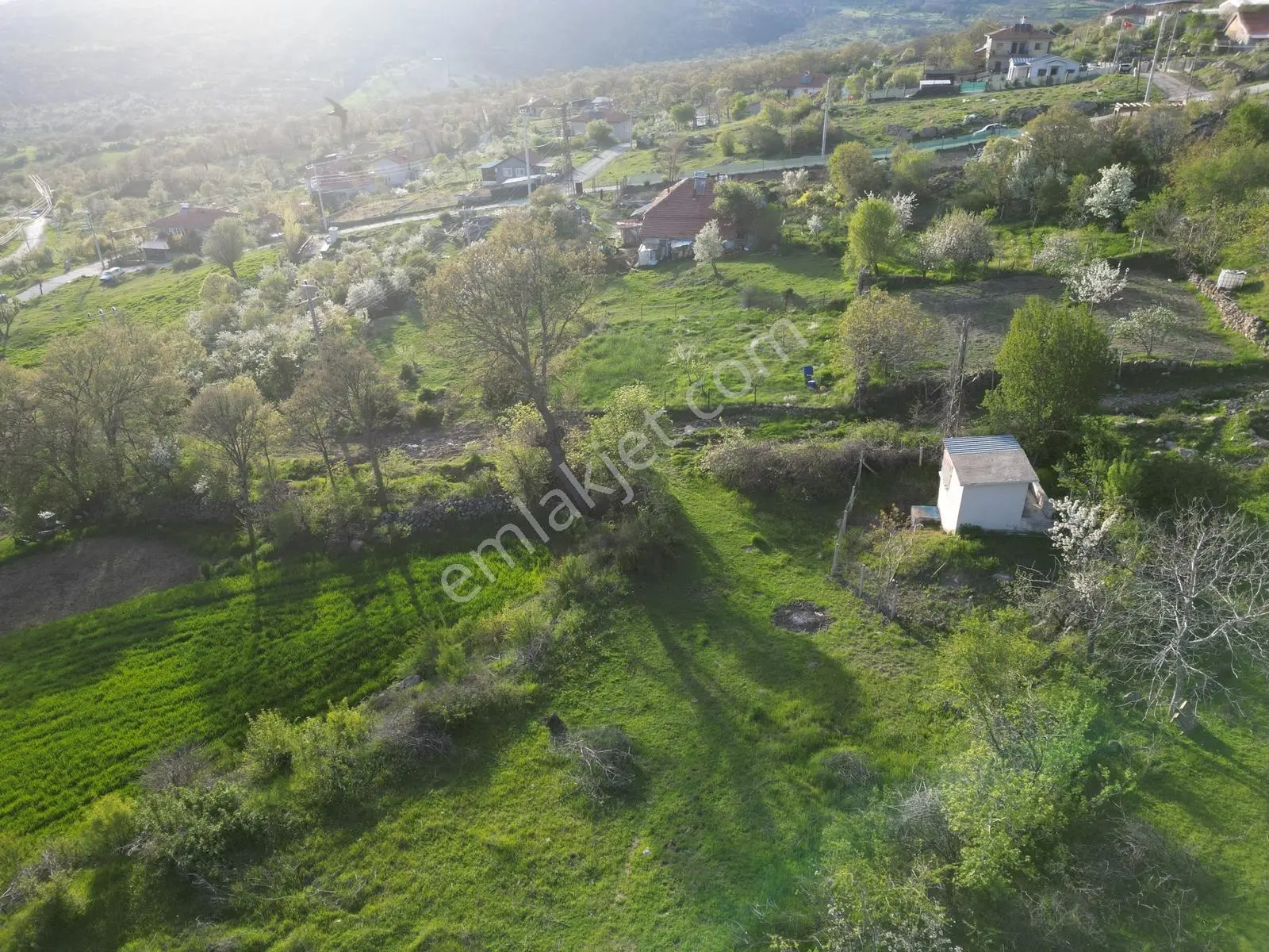 Favori'den Bağbaşı'nda 1000 M2 2 Kat İmarlı Arsa