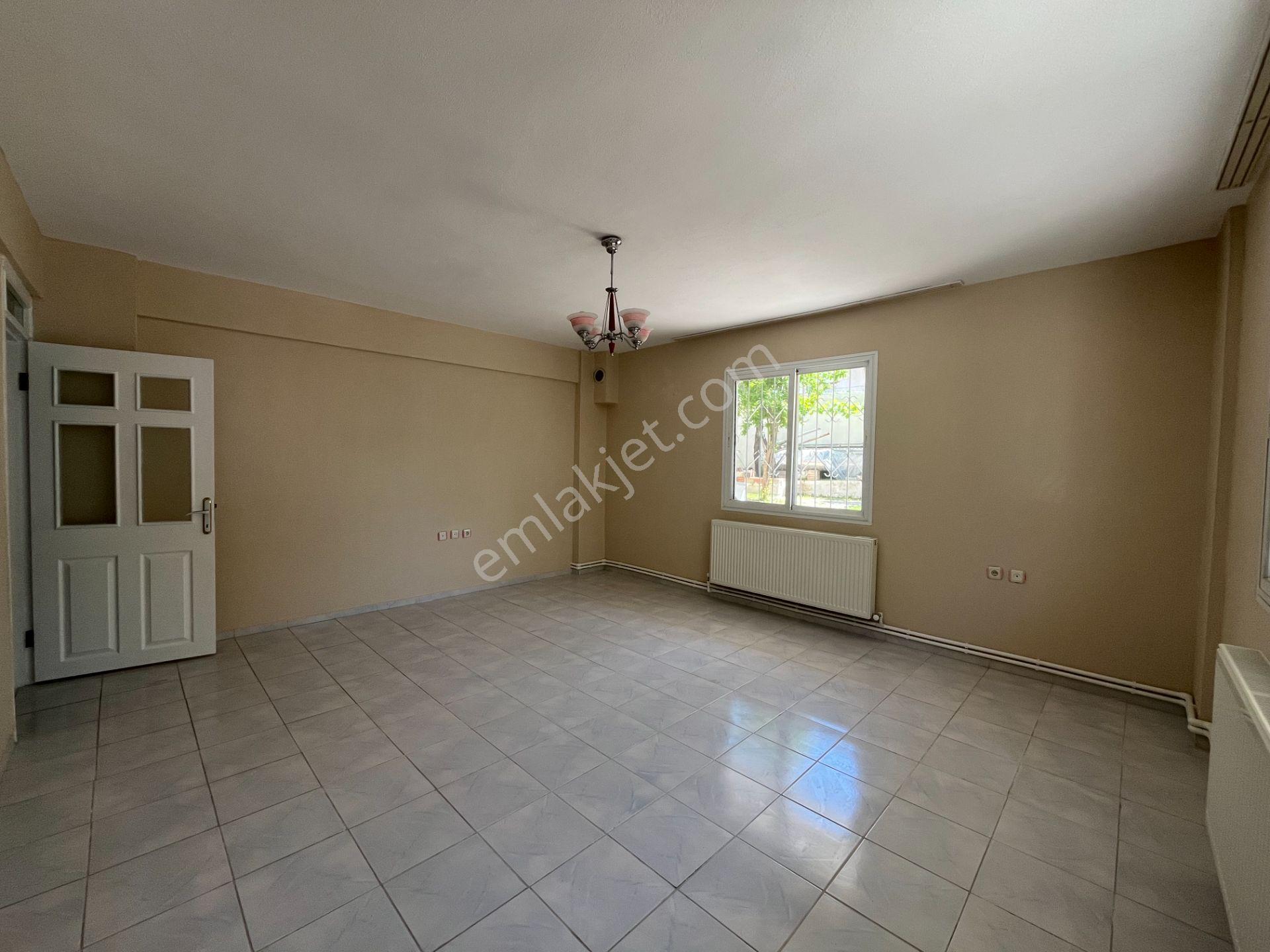 Gümüşpala'da Pazar Yeri Yakını Doğalgazlı 3+1 Kiralık Daire - Görsel 3