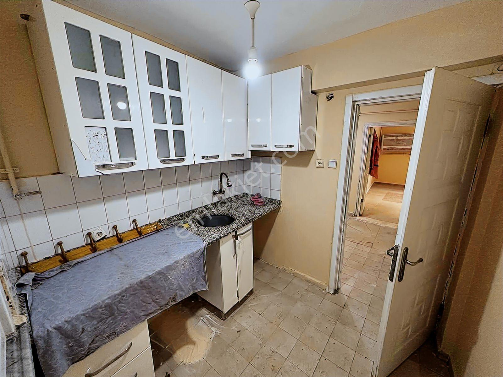 Esenler Üçyüzlü Meydanında Satılık 3+1 142 M2 Daire - Görsel 12