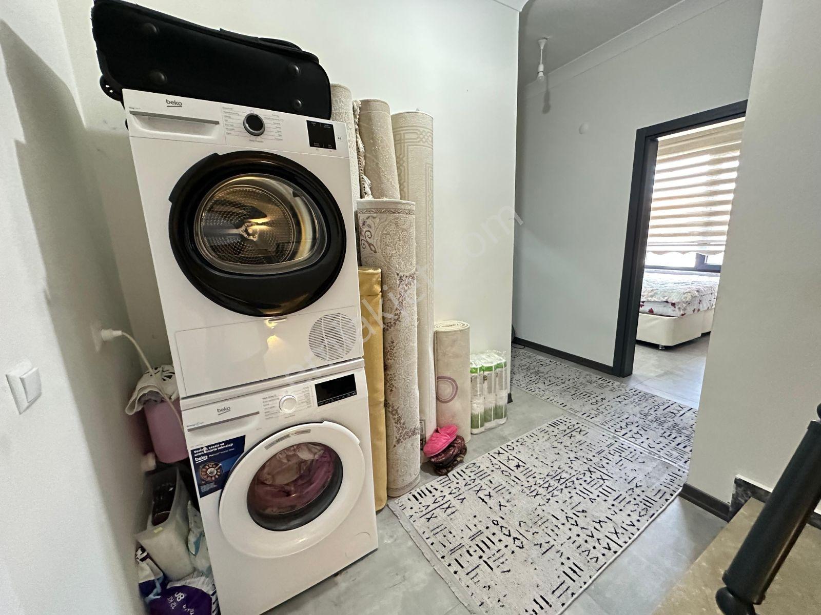 Karasu Sahilinde | Havuzlu Sitede | 5+1 Triplex Köşe Villa - Görsel 5
