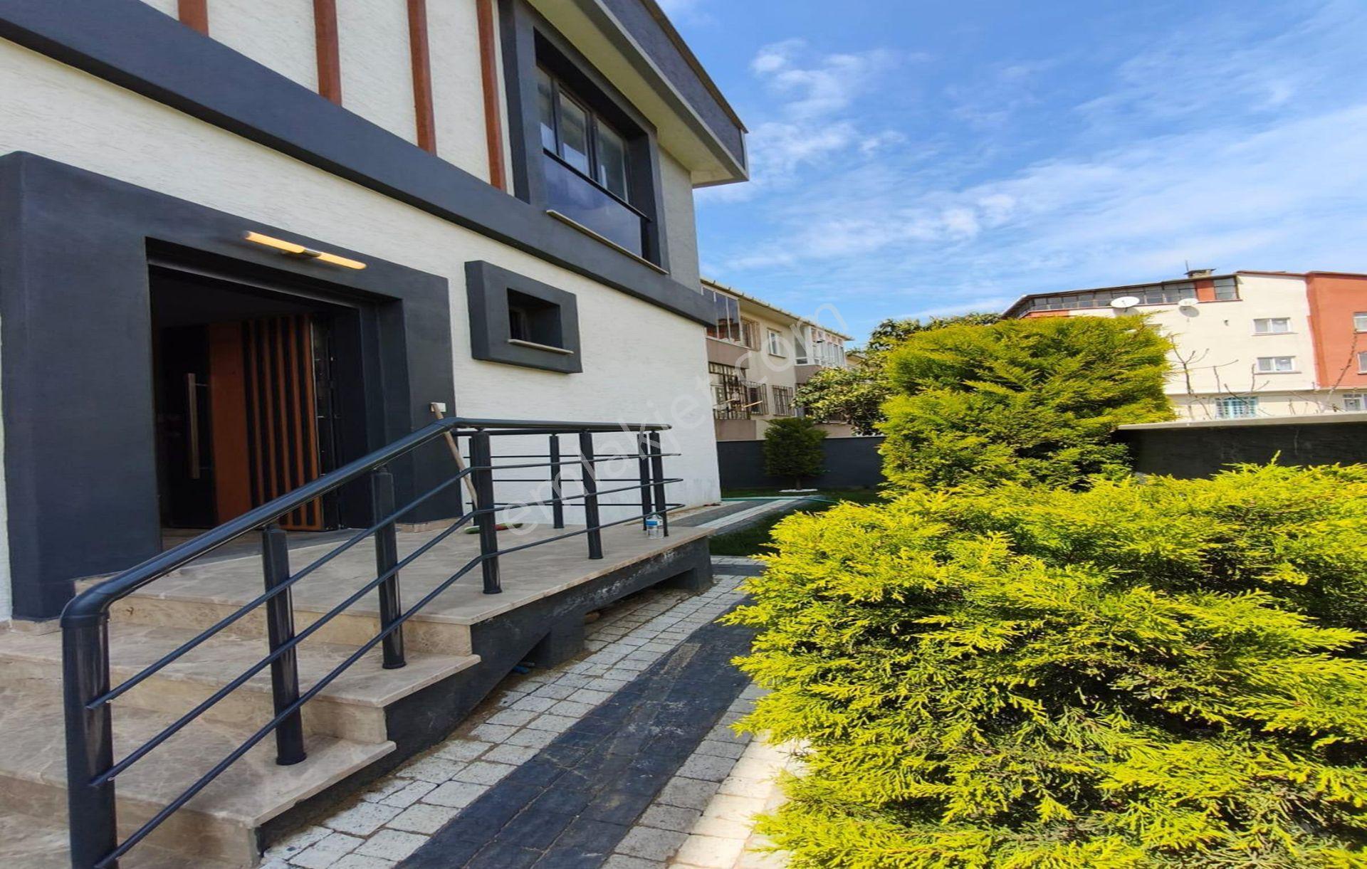 Güzelce'de Müstakil Bahçeli Havuzlu Deniz Manzaralı 6+2 Villa !! - Görsel 28