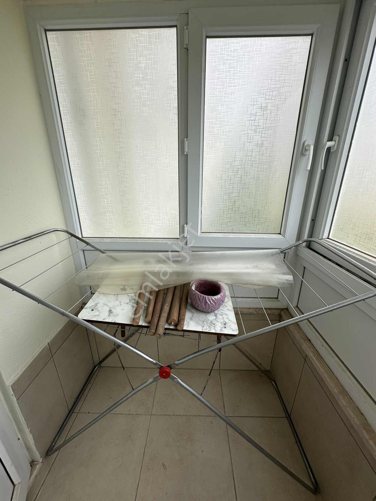 Ertuğrul'dan Merkezi Konumda Eksiksiz Kiralık 1+1 Daire - Görsel 18